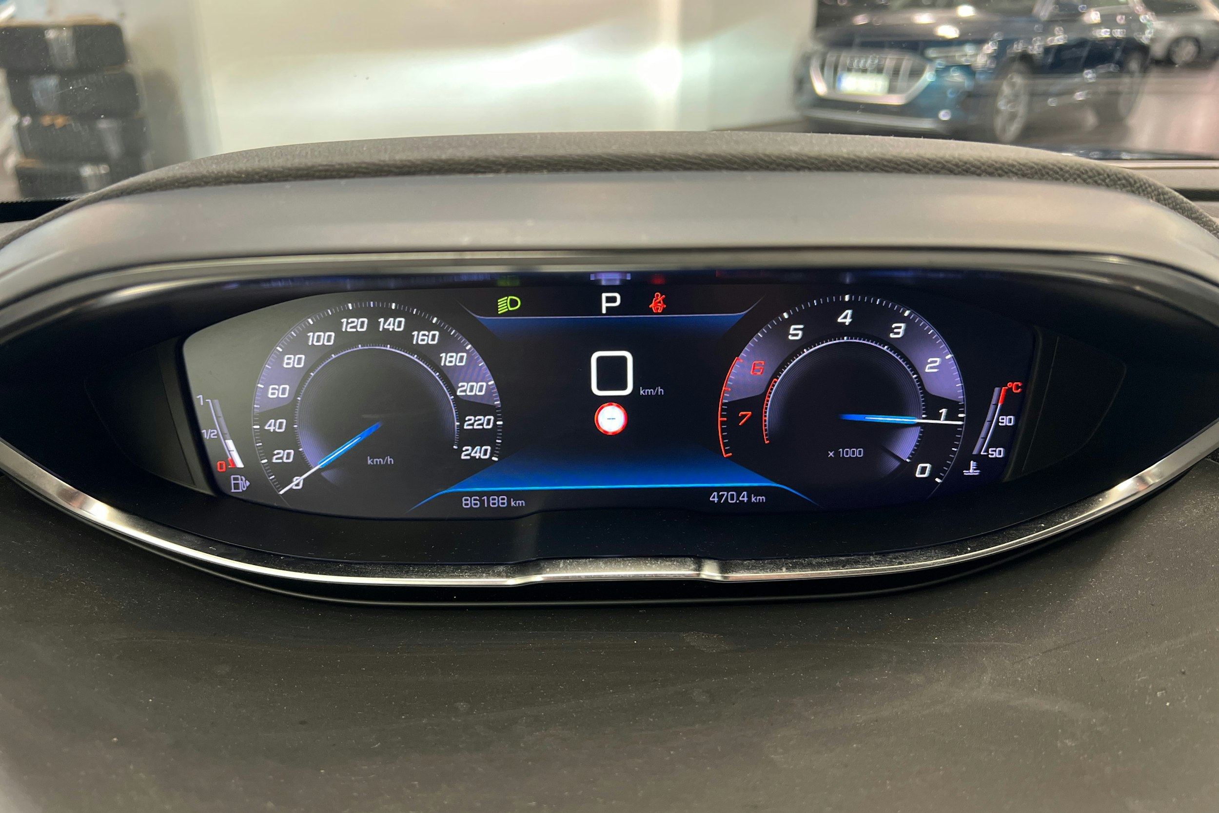 sininen Peugeot 5008 2021 kuva 18.