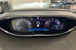 sininen Peugeot 5008 2021 kuva 18.