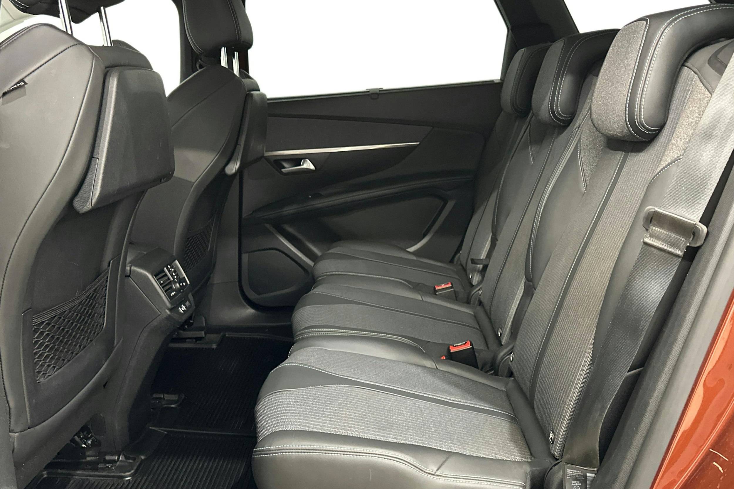ruskea (beige) Peugeot 5008 2021 kuva 11.