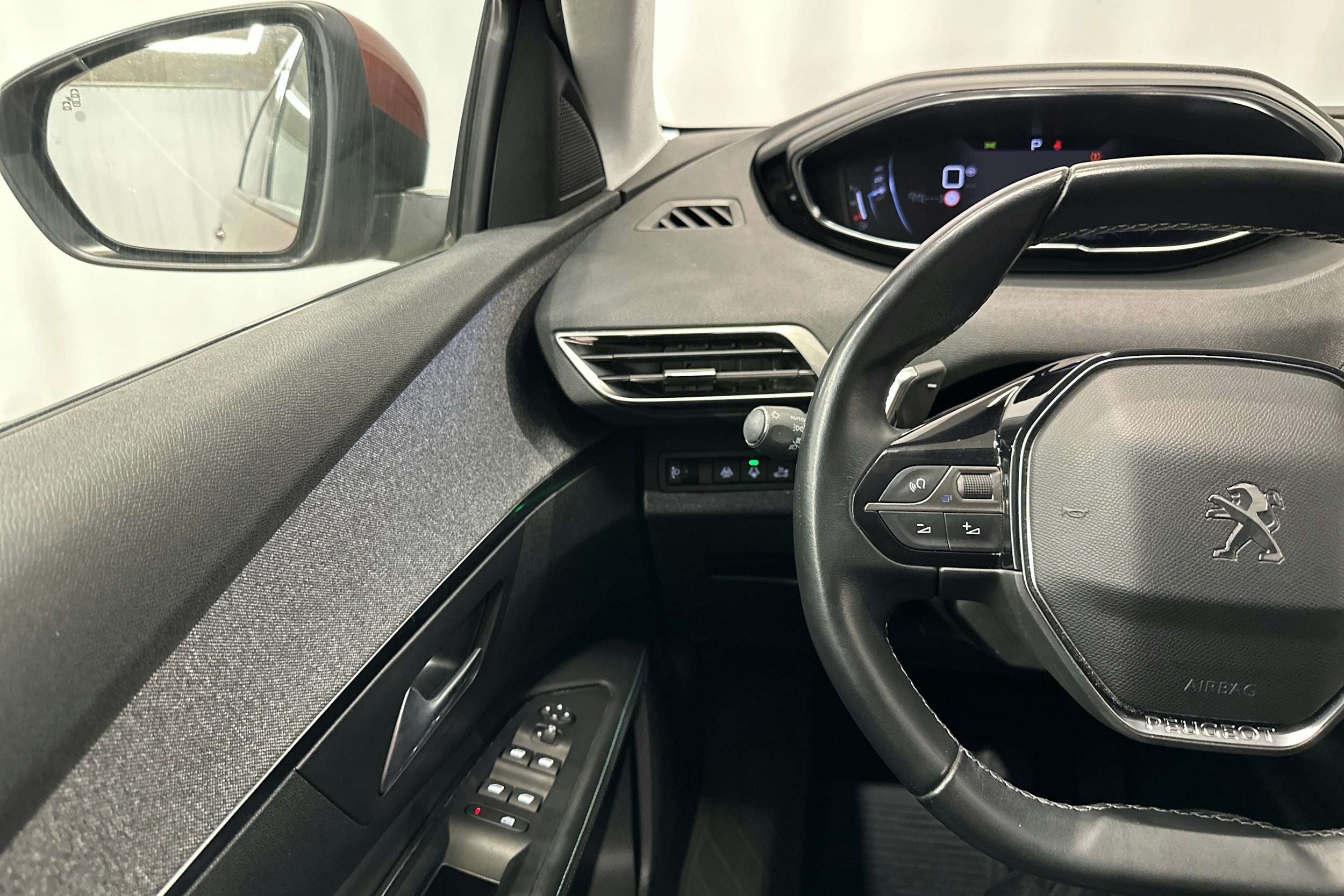 ruskea (beige) Peugeot 5008 2021 kuva 19.