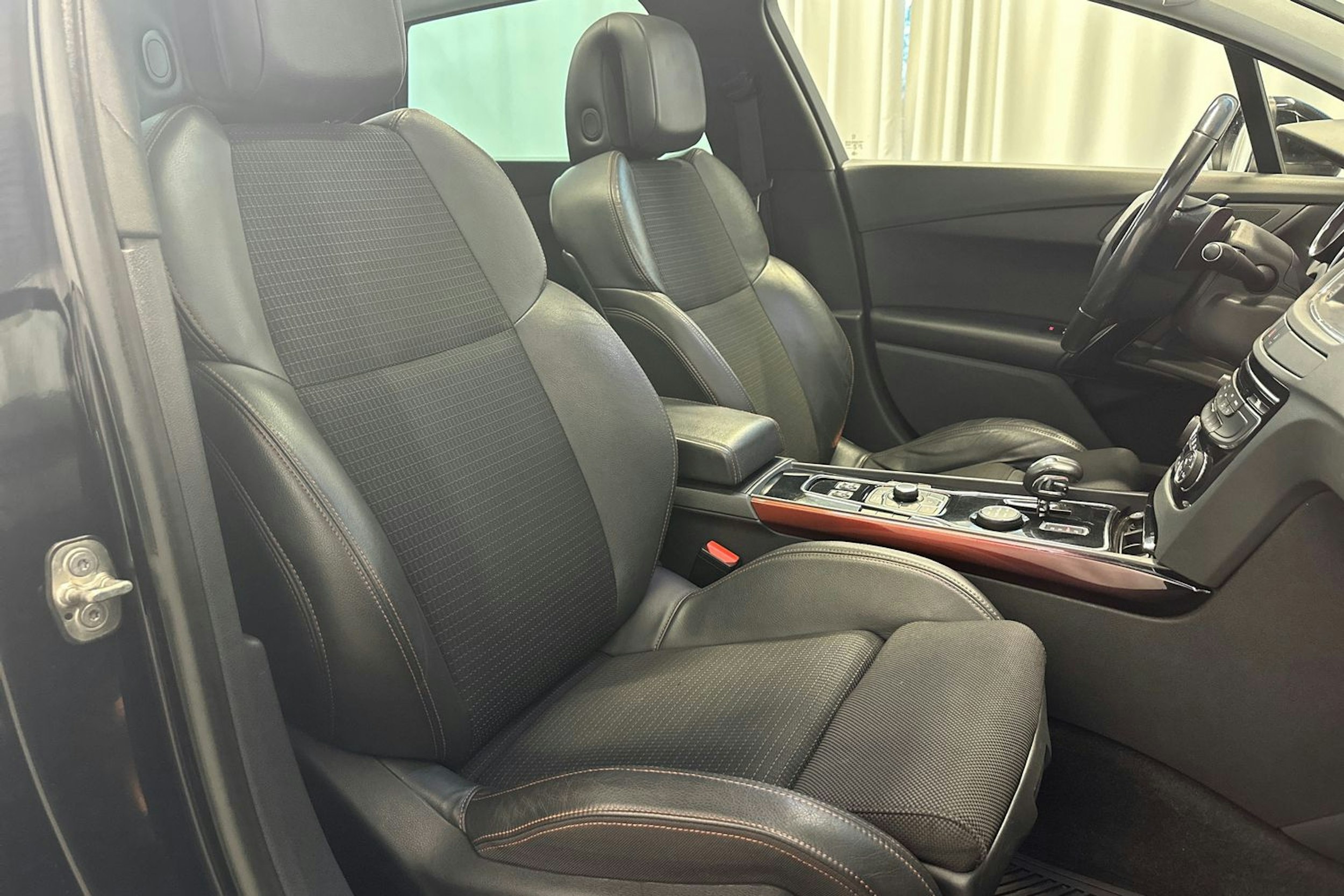 musta Peugeot 508 2013 kuva 16.