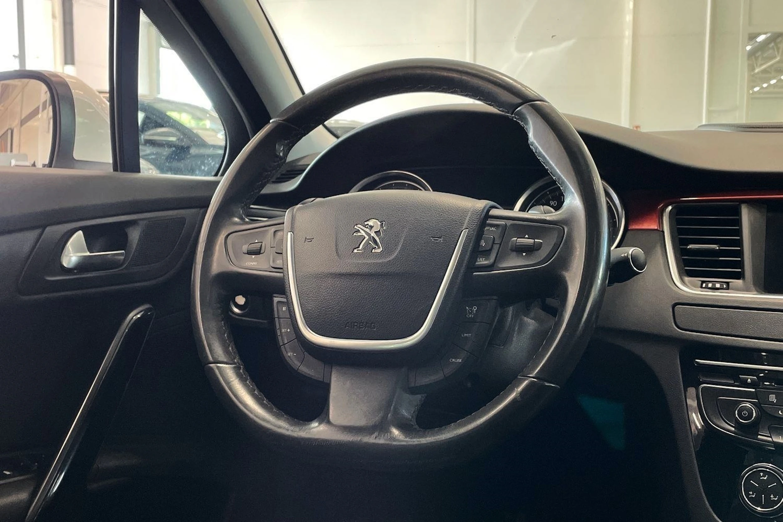 valkoinen Peugeot 508 2014 kuva 13.