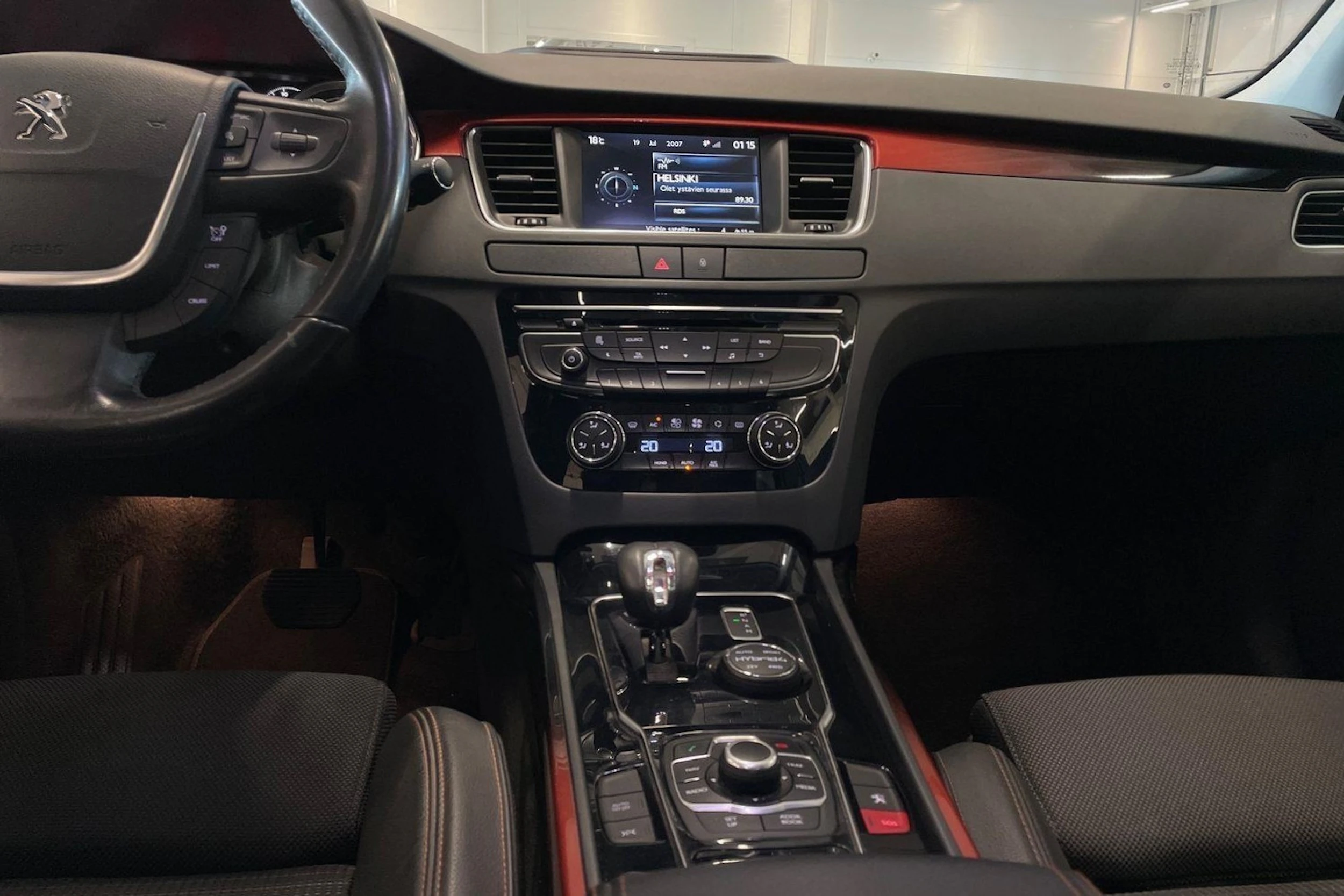valkoinen Peugeot 508 2014 kuva 18.