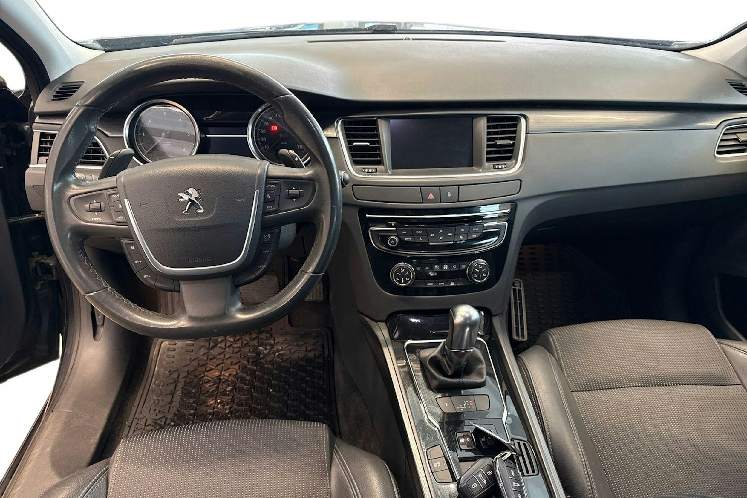 Harmaa Peugeot 508 2015 kuva 9.