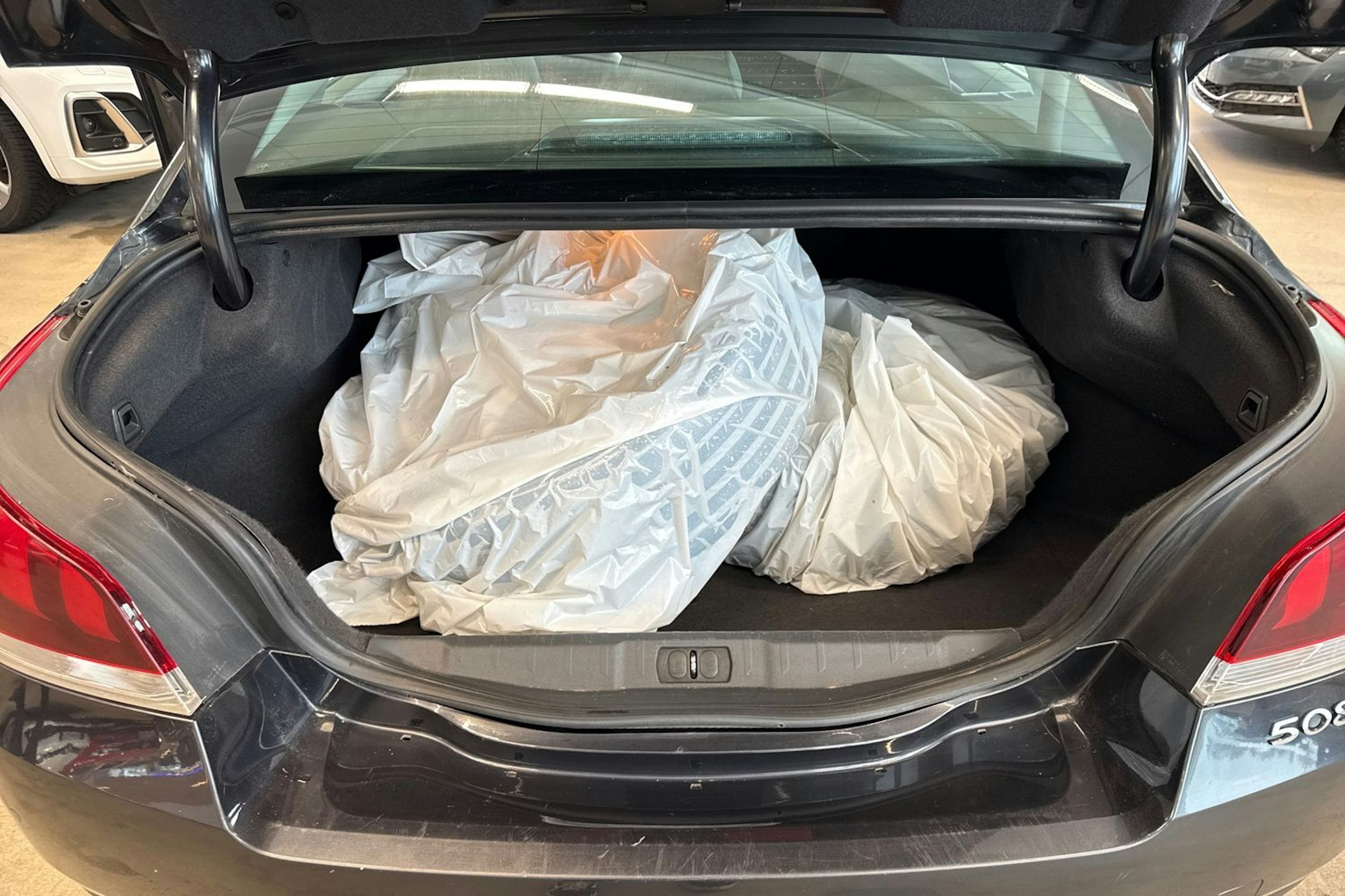 Harmaa Peugeot 508 2015 kuva 26.