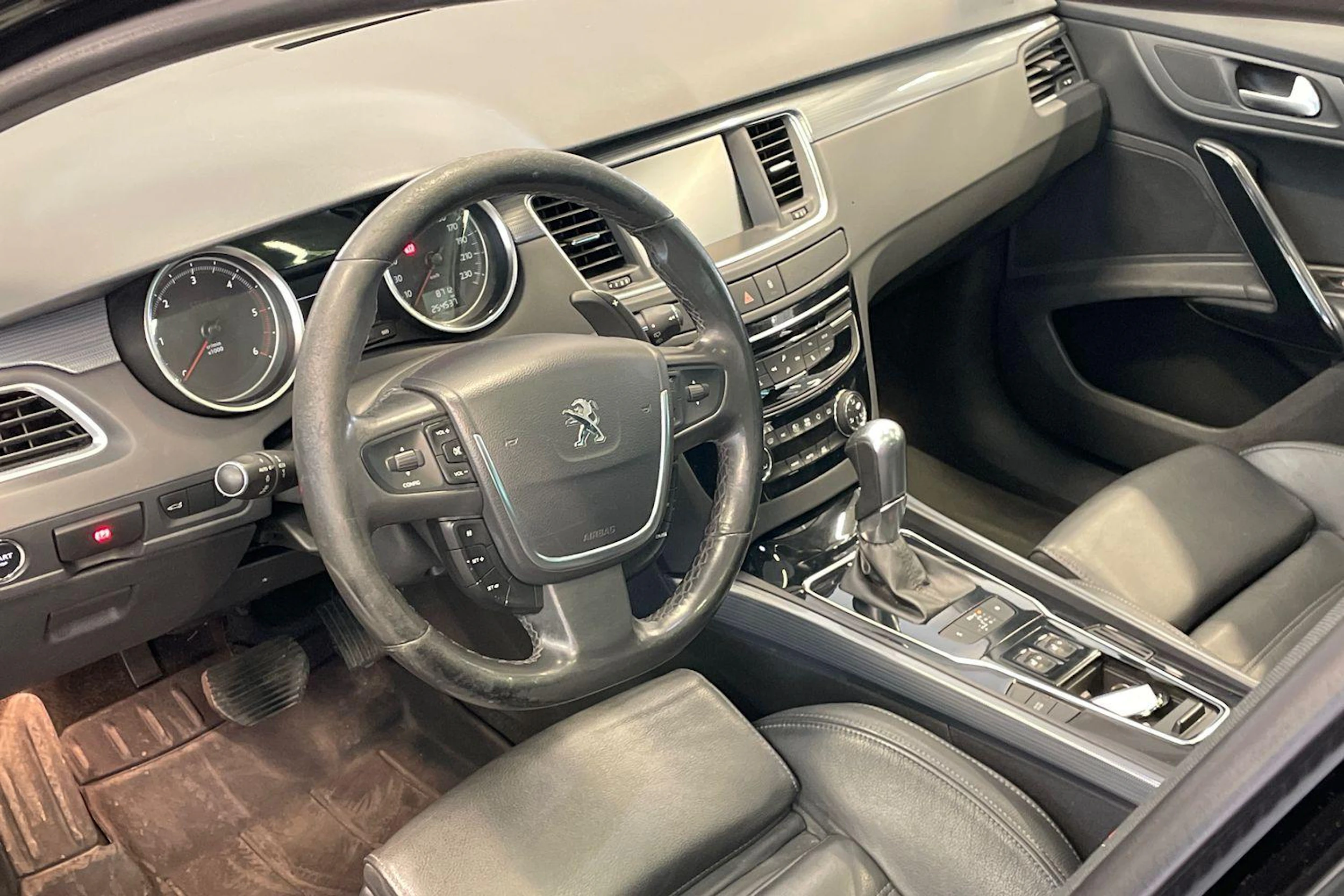 Musta Peugeot 508 2016 kuva 6.