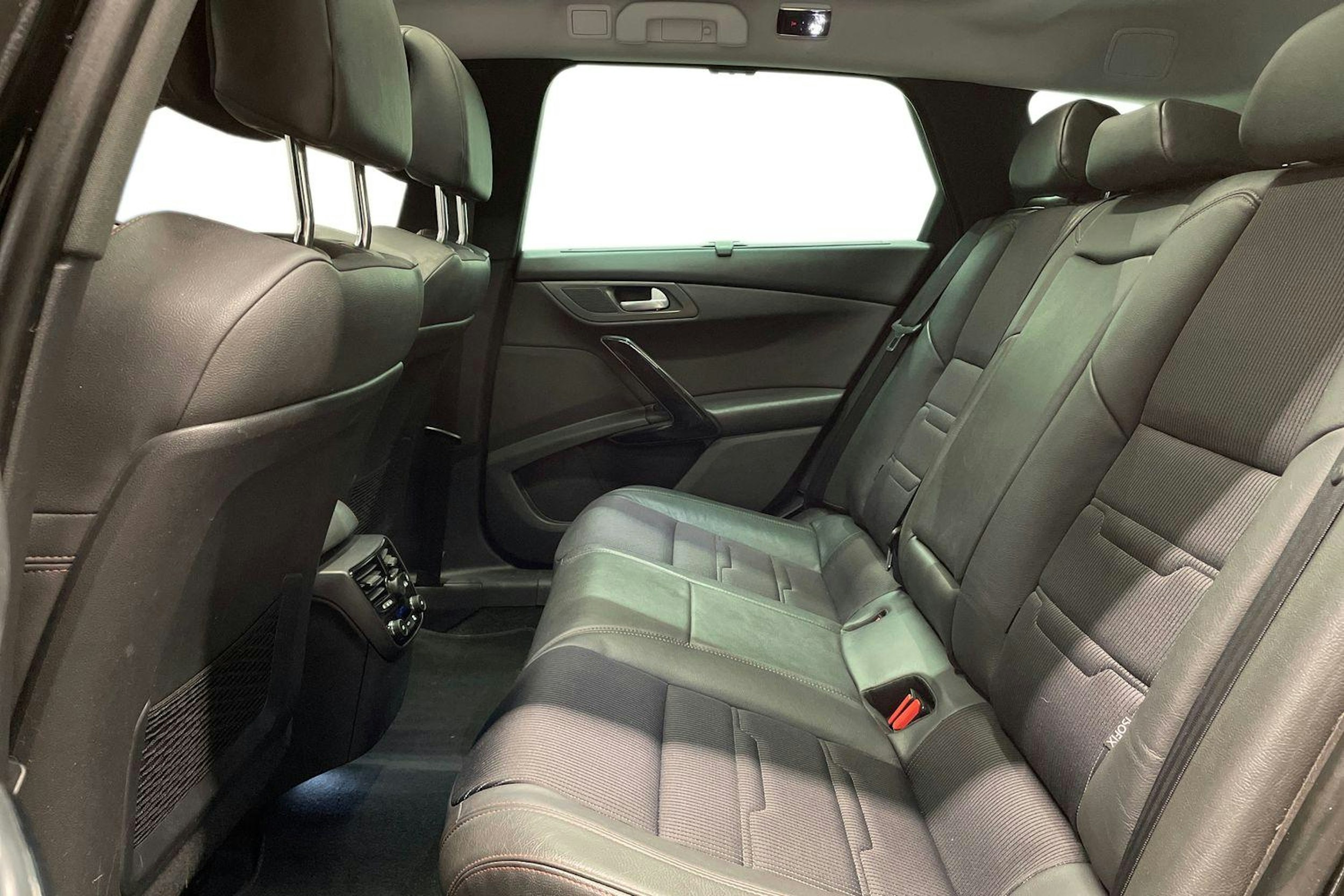 musta Peugeot 508 2016 kuva 10.