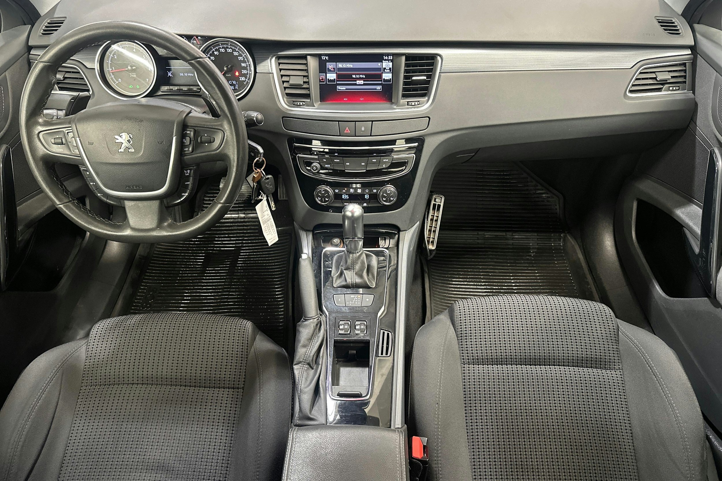 Musta Peugeot 508 2016 kuva 9.