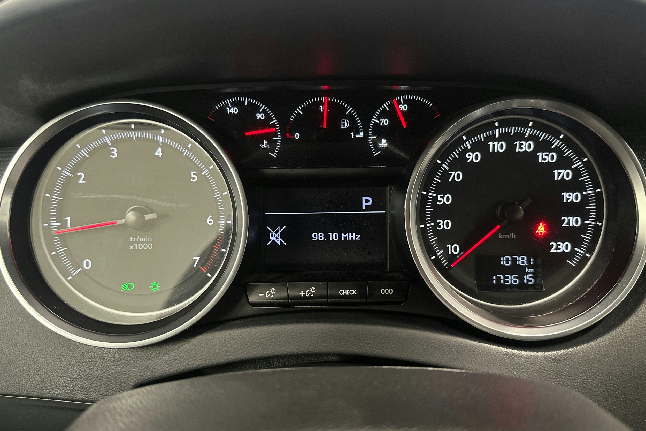 Musta Peugeot 508 2016 kuva 17.