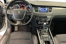 Valkoinen Peugeot 508 2016 kuva 9.