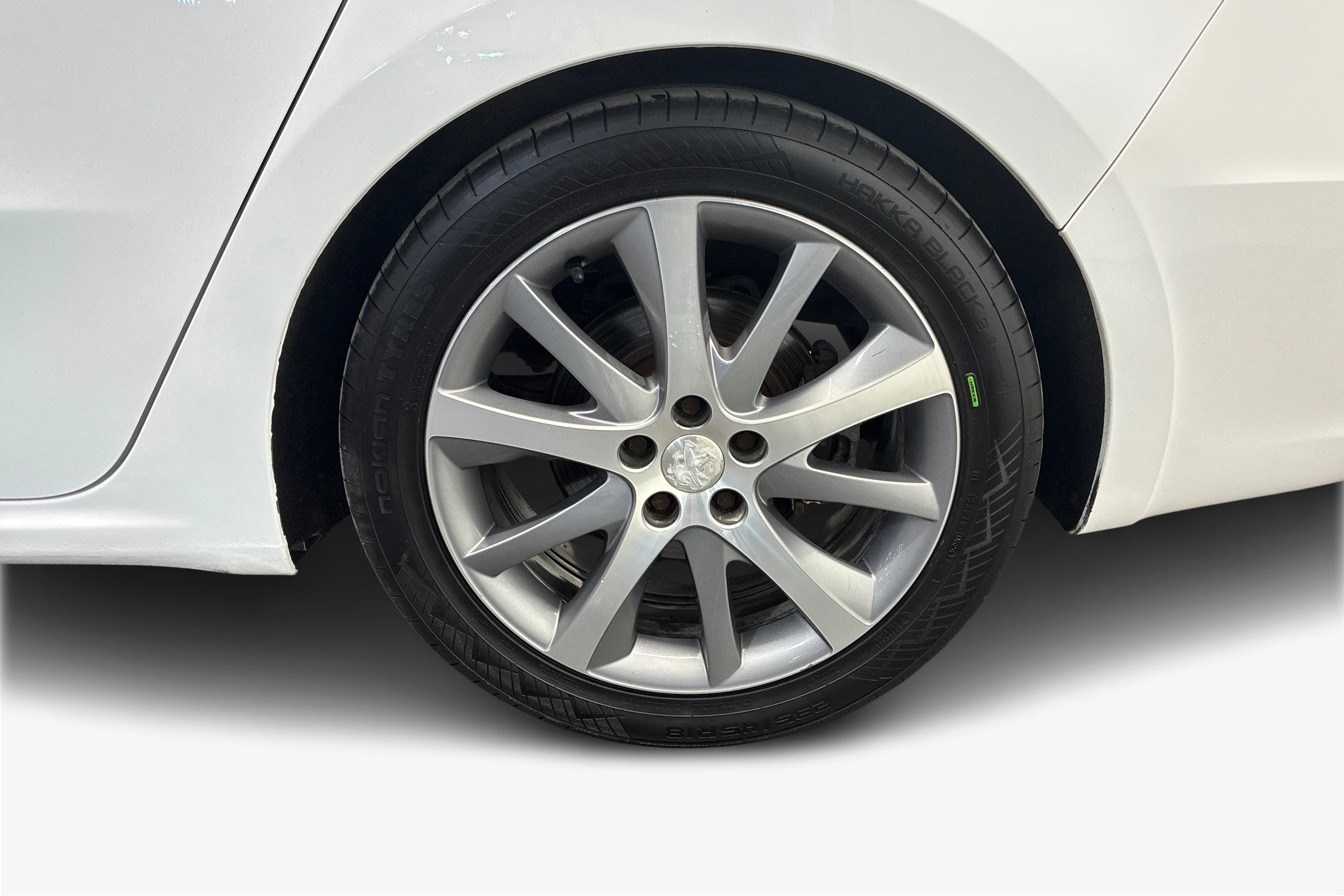 Valkoinen Peugeot 508 2016 kuva 12.