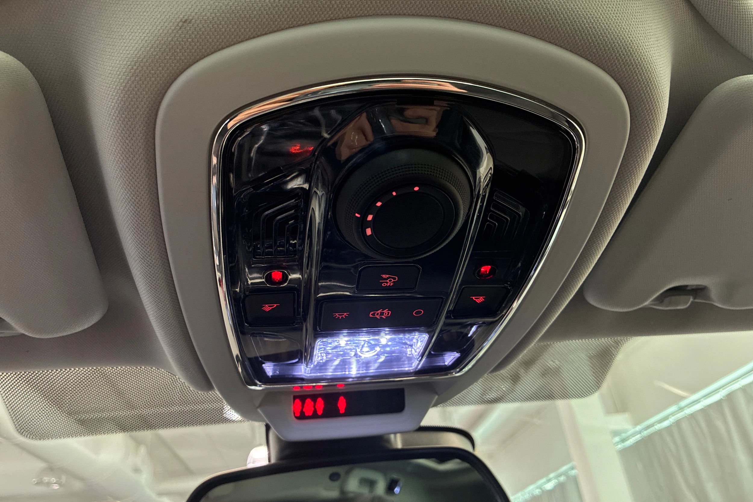 Valkoinen Peugeot 508 2016 kuva 25.