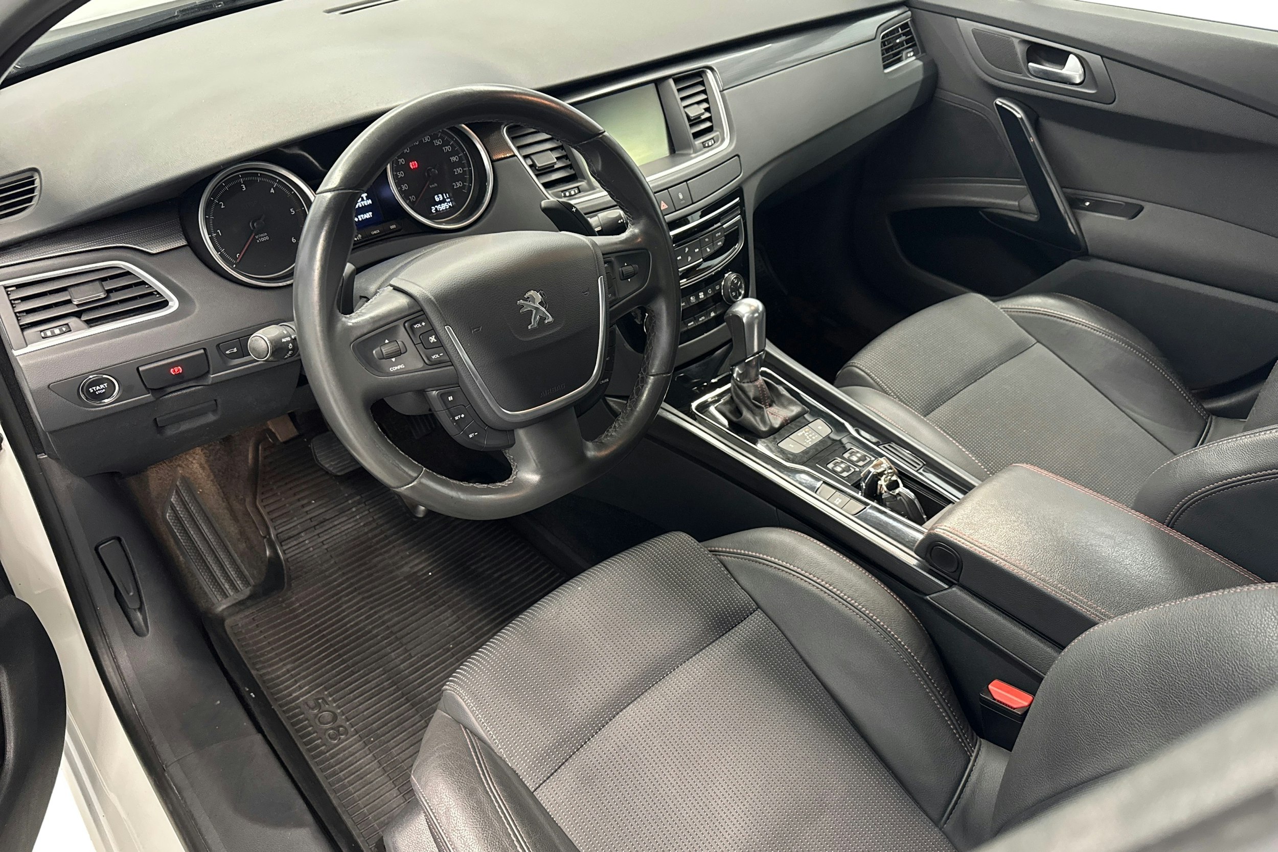 valkoinen Peugeot 508 2016 kuva 7.