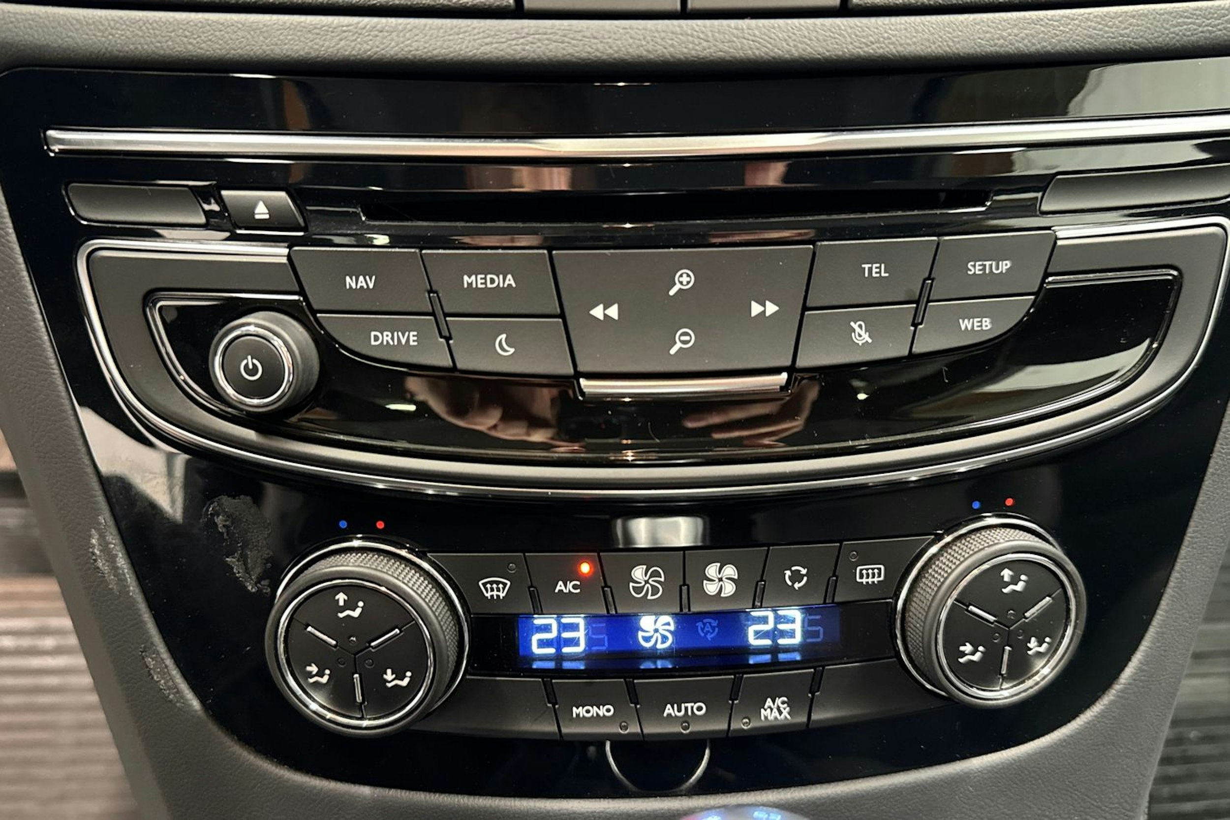 valkoinen Peugeot 508 2016 kuva 23.