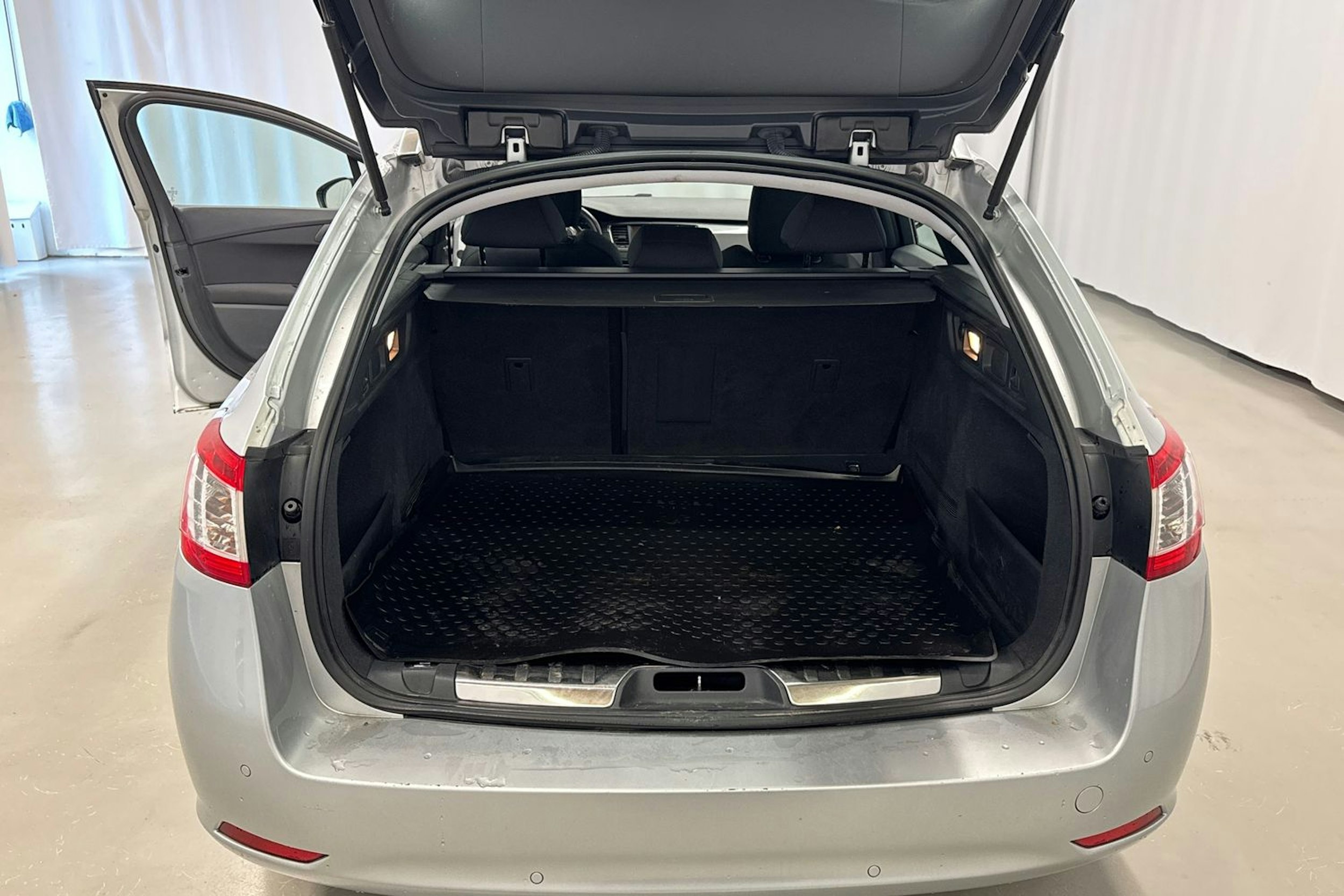 harmaa Peugeot 508 2017 kuva 14.