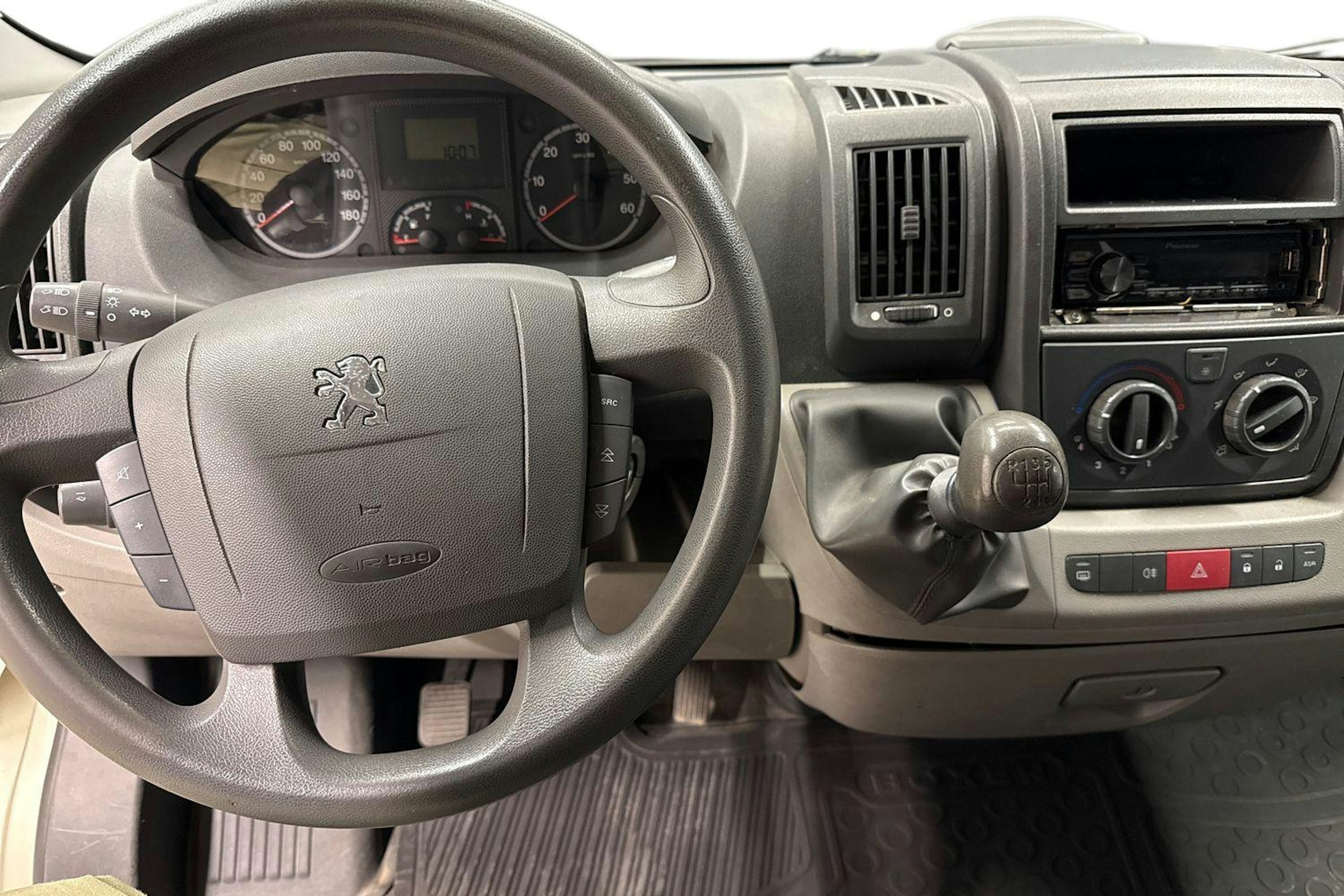 ruskea (beige) Peugeot Boxer 2010 kuva 9.