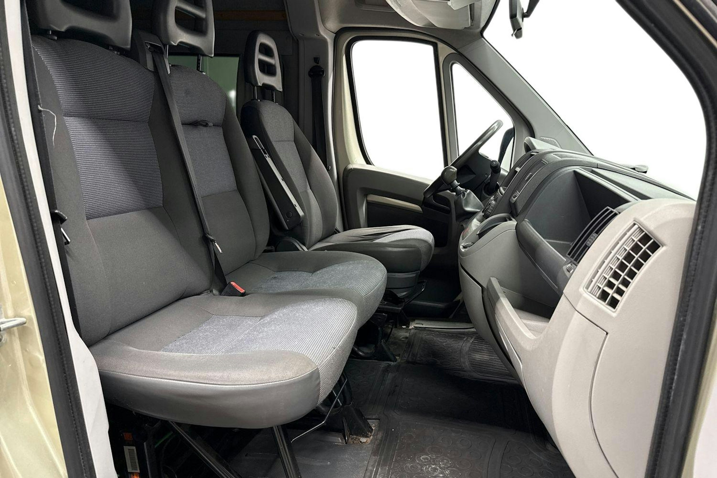 ruskea (beige) Peugeot Boxer 2010 kuva 10.