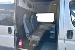 harmaa Peugeot Boxer 2012 kuva 3.