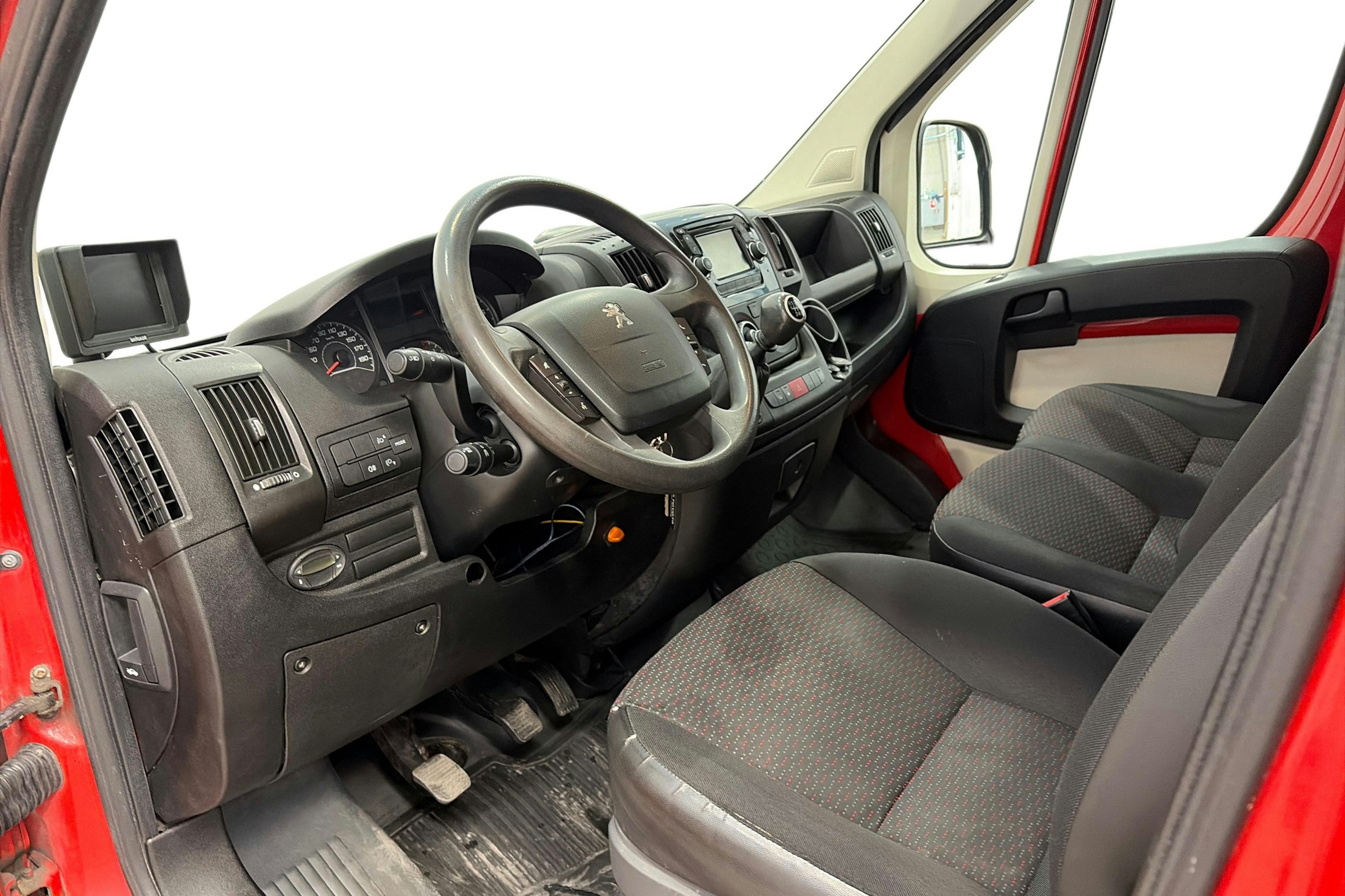 punainen Peugeot Boxer 2014 kuva 12.
