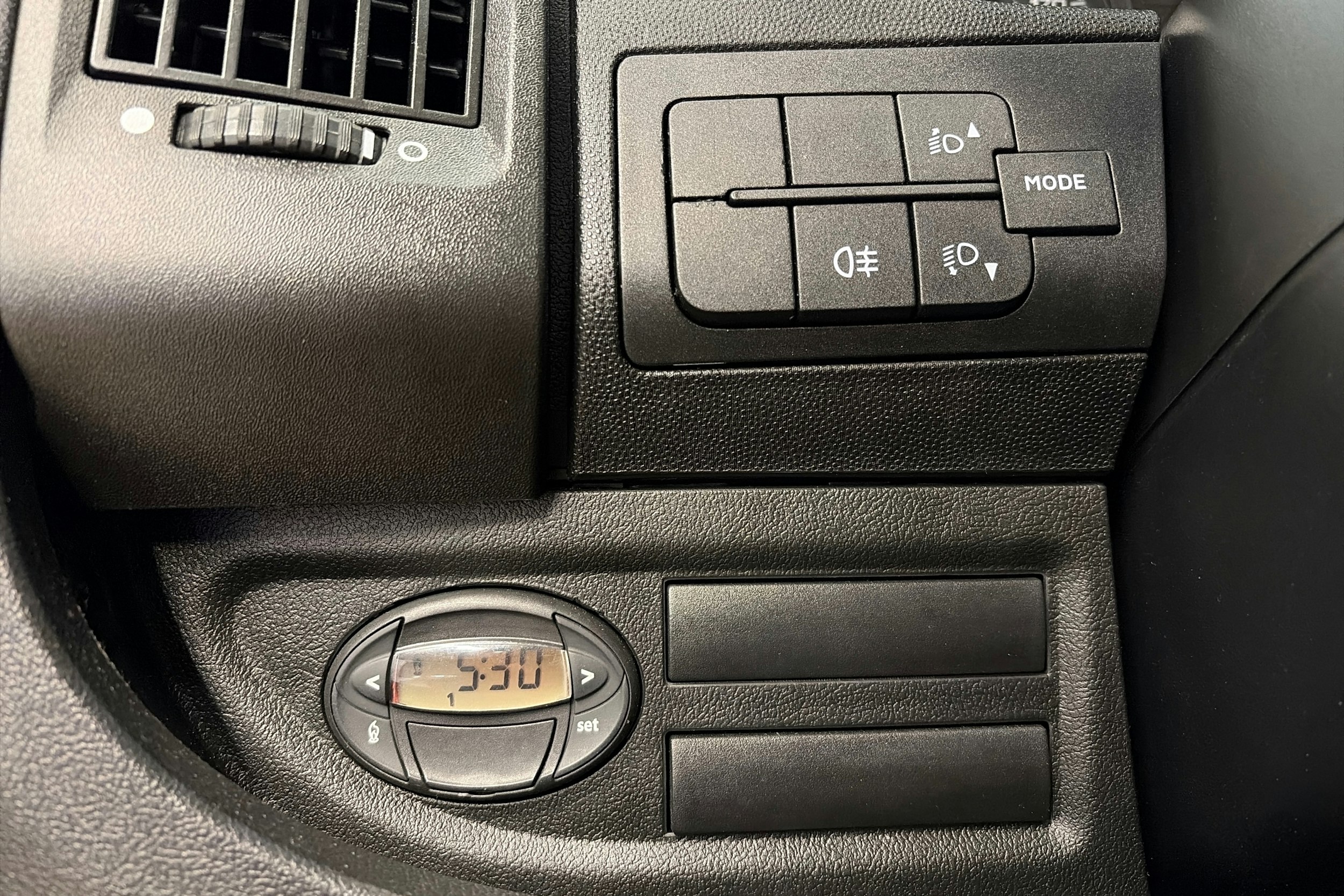 punainen Peugeot Boxer 2014 kuva 17.