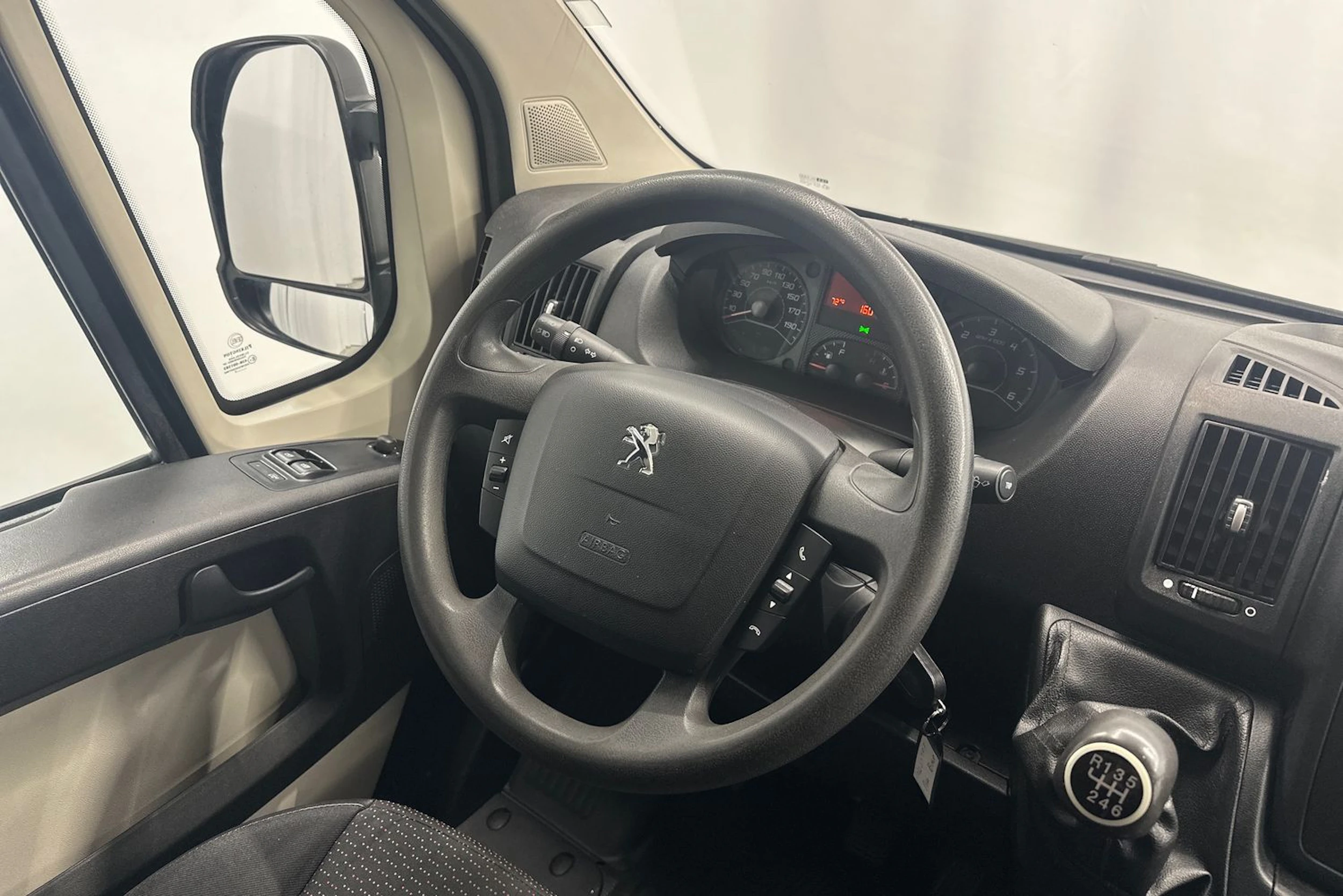 musta Peugeot Boxer 2015 kuva 10.