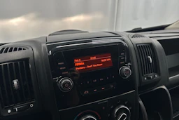 musta Peugeot Boxer 2015 kuva 14.