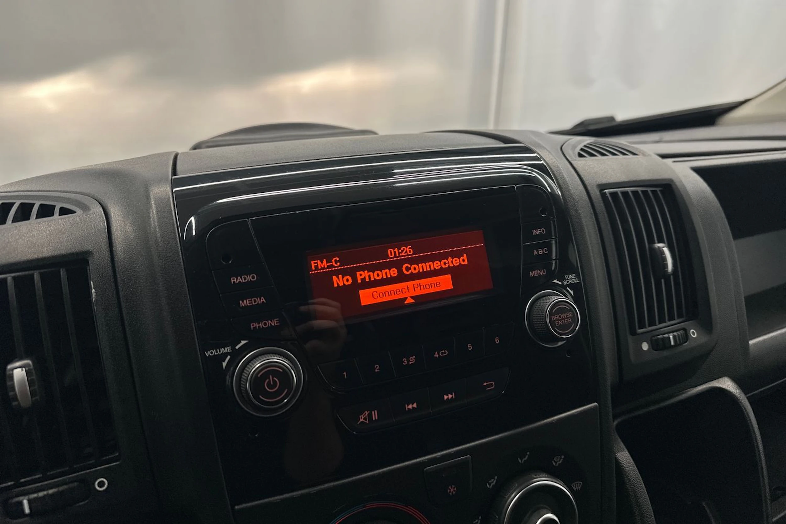 musta Peugeot Boxer 2015 kuva 16.