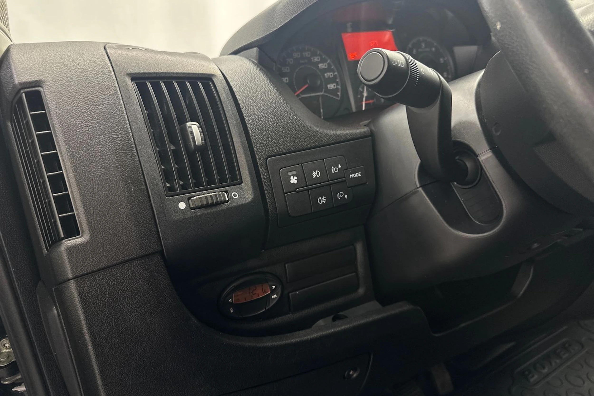 musta Peugeot Boxer 2015 kuva 19.