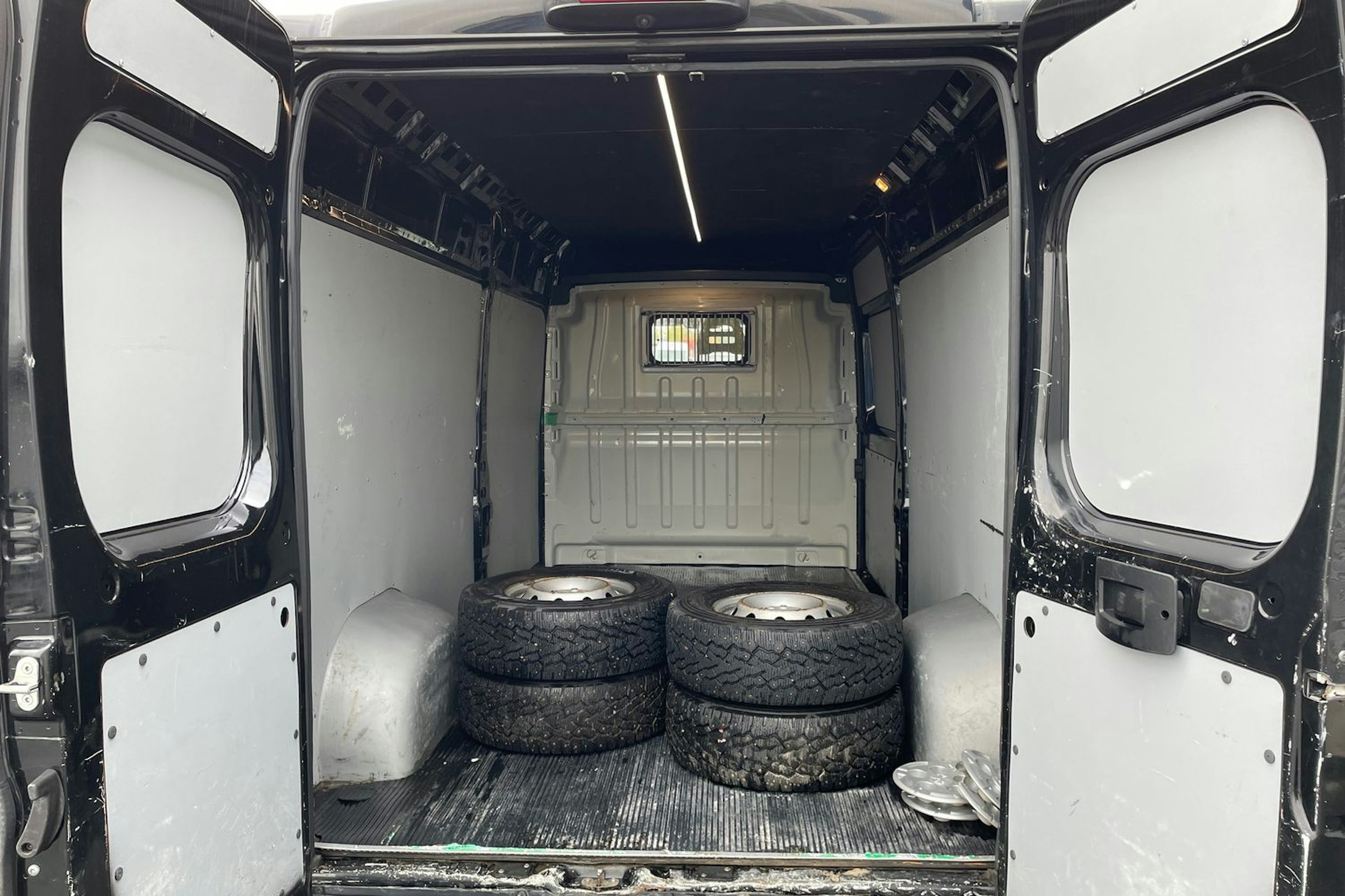 Musta Peugeot BOXER 2018 kuva 14.