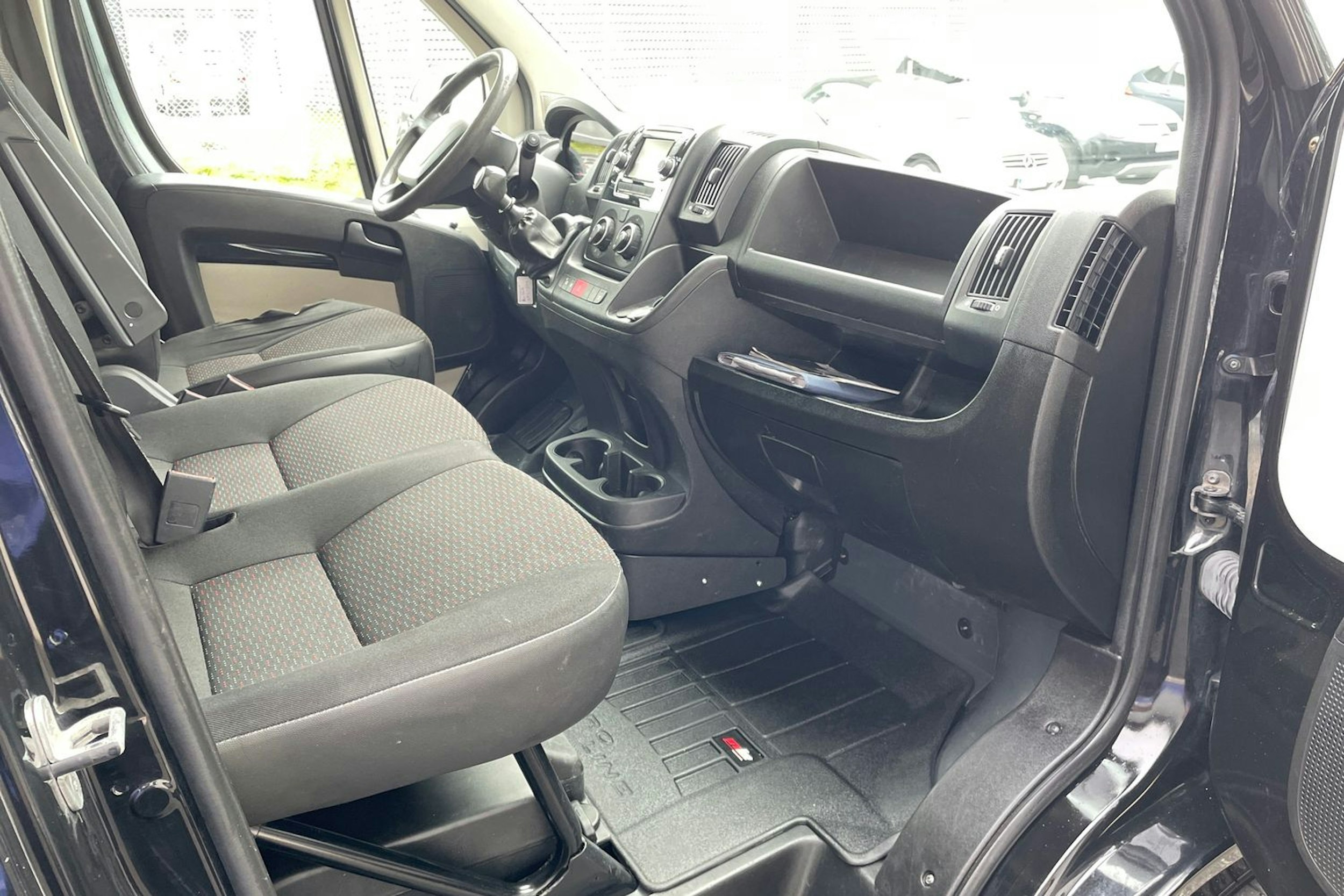 Musta Peugeot BOXER 2018 kuva 21.