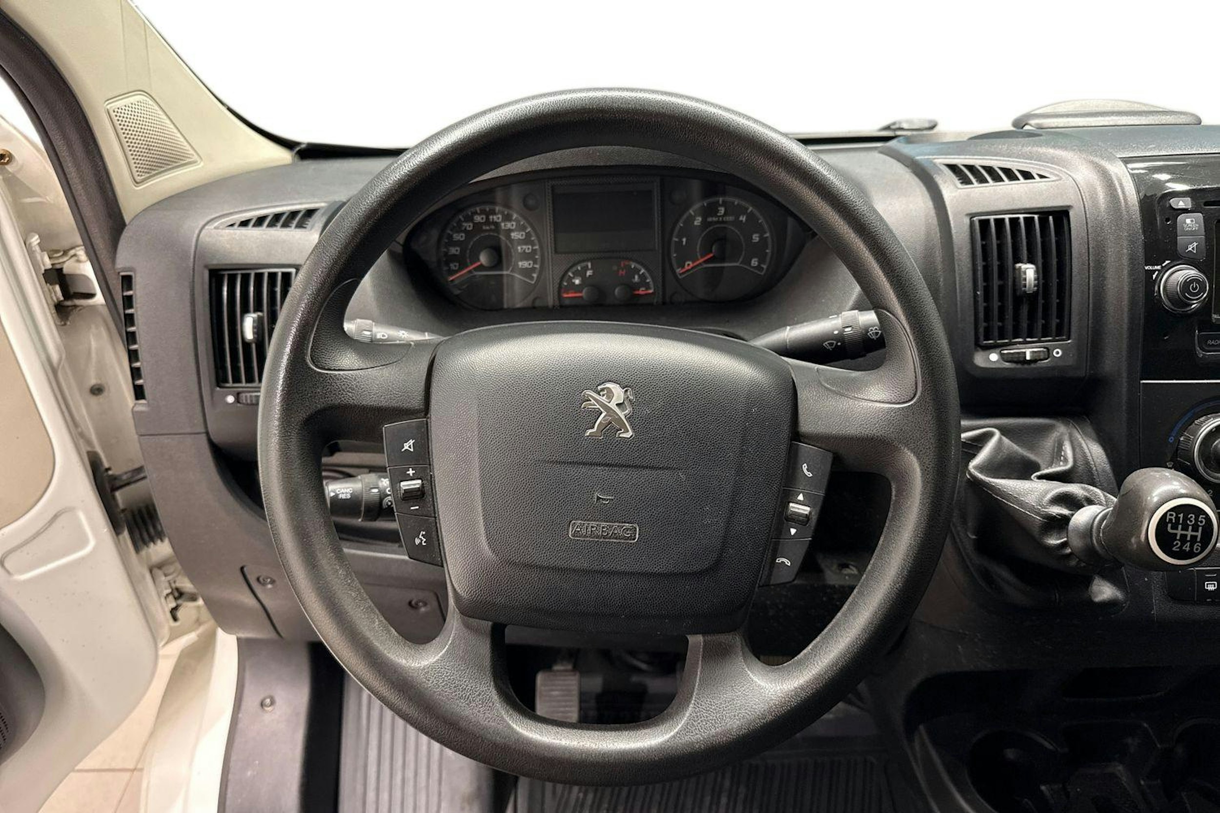 valkoinen Peugeot Boxer 2018 kuva 9.