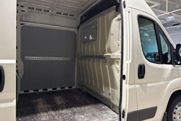 valkoinen Peugeot Boxer 2018 kuva 16.