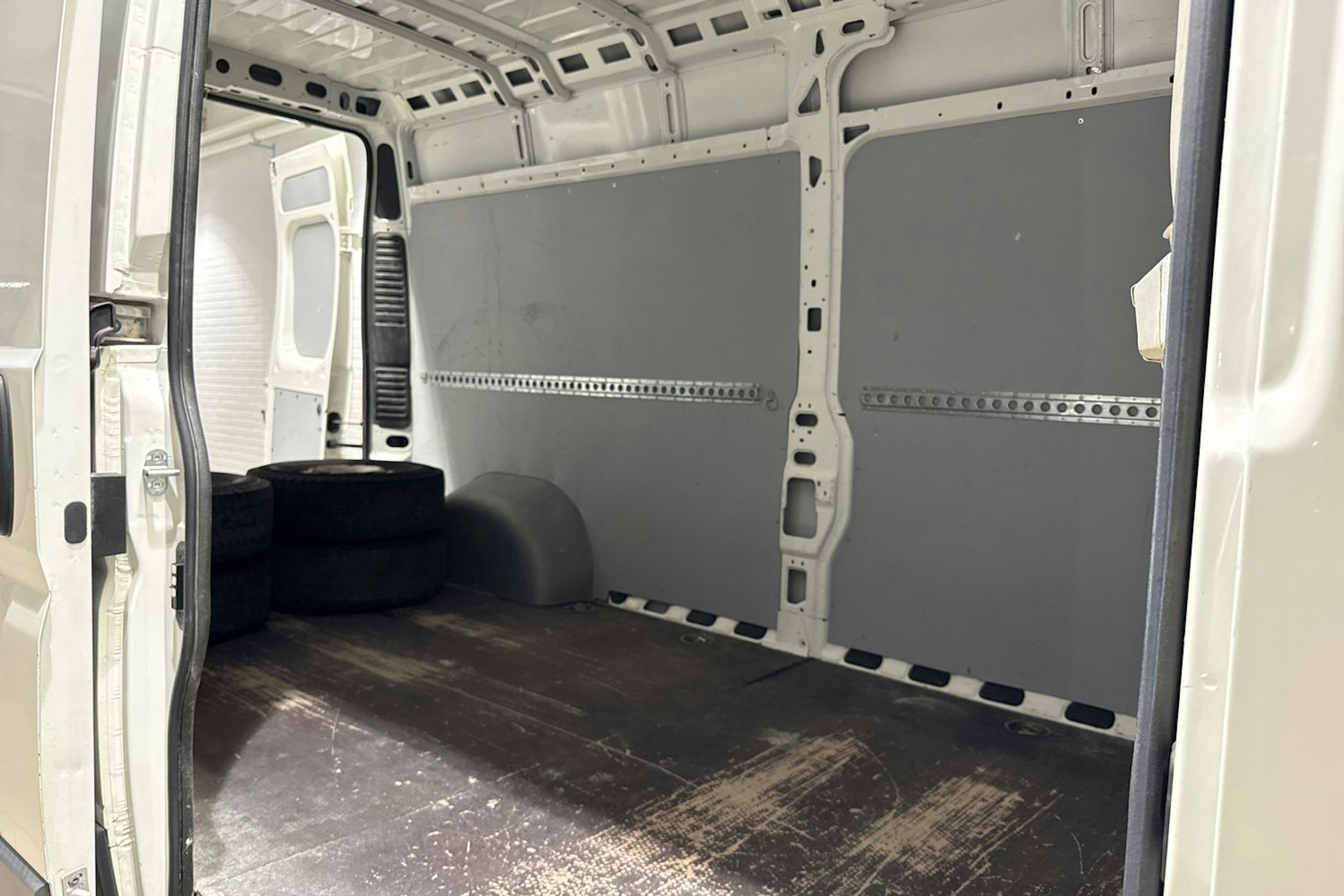 valkoinen Peugeot Boxer 2018 kuva 17.