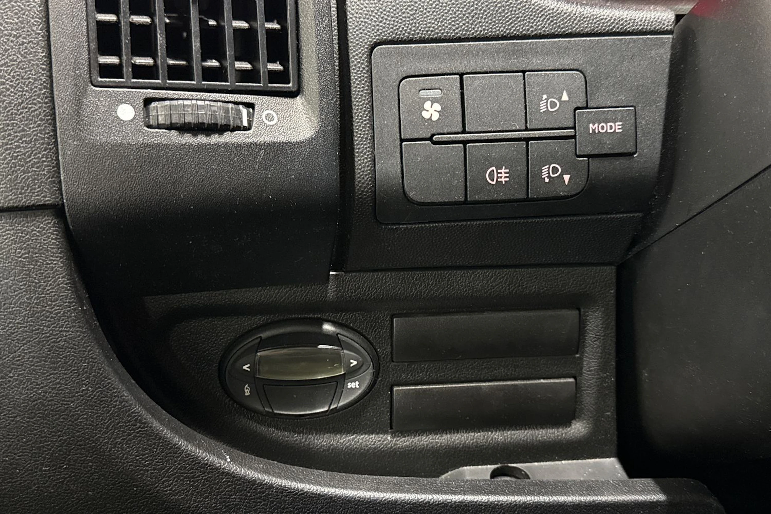ruskea (beige) Peugeot Boxer 2018 kuva 21.