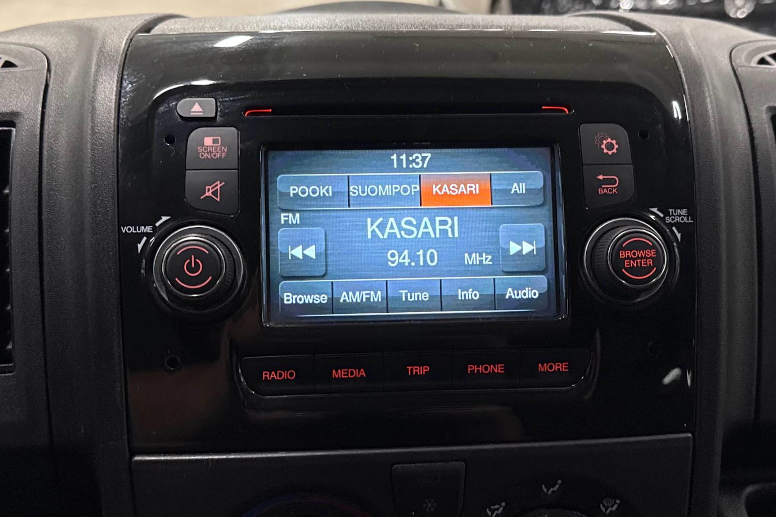 ruskea (beige) Peugeot Boxer 2018 kuva 25.