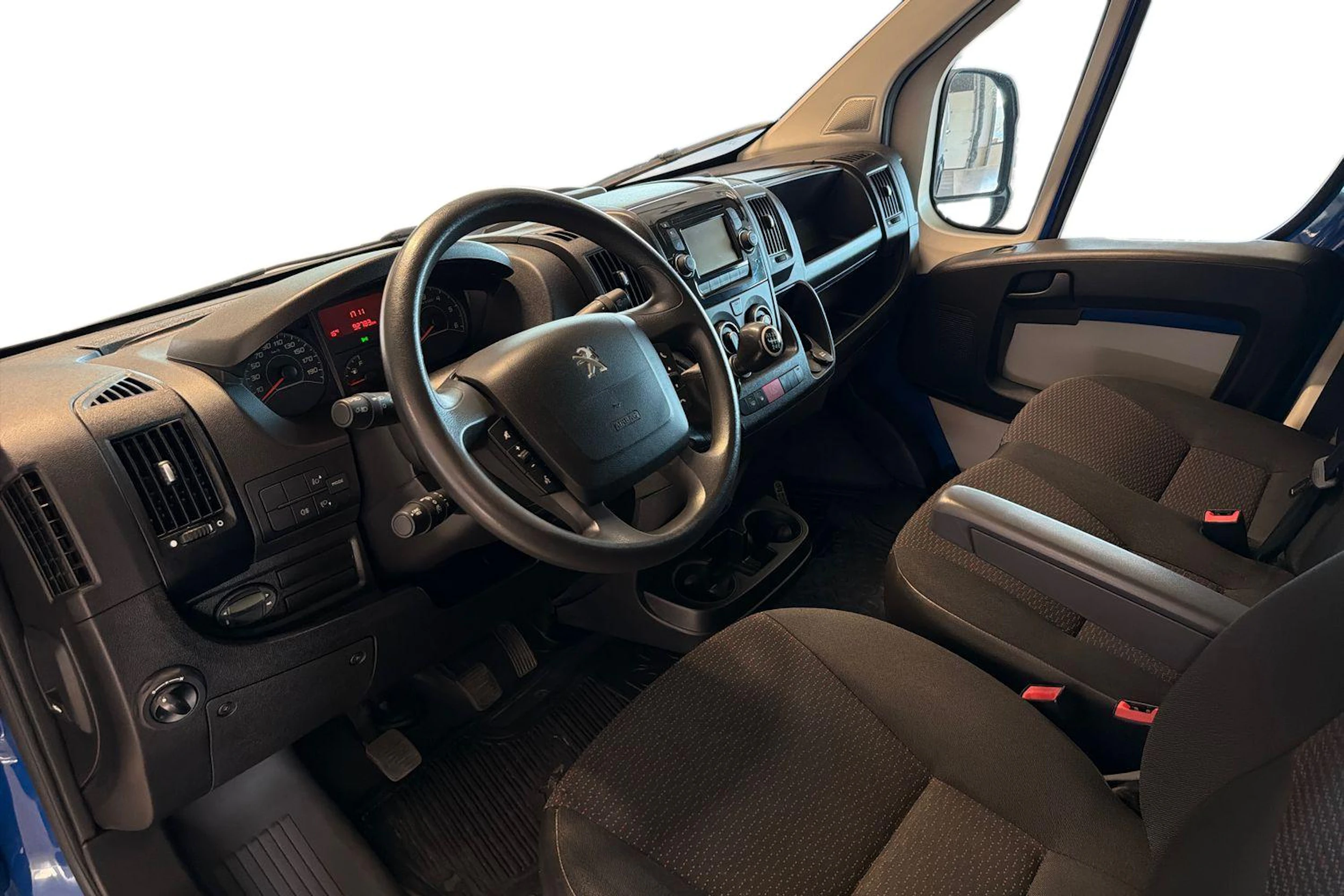sininen Peugeot Boxer 2019 kuva 3.