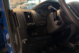 sininen Peugeot Boxer 2019 kuva 4.