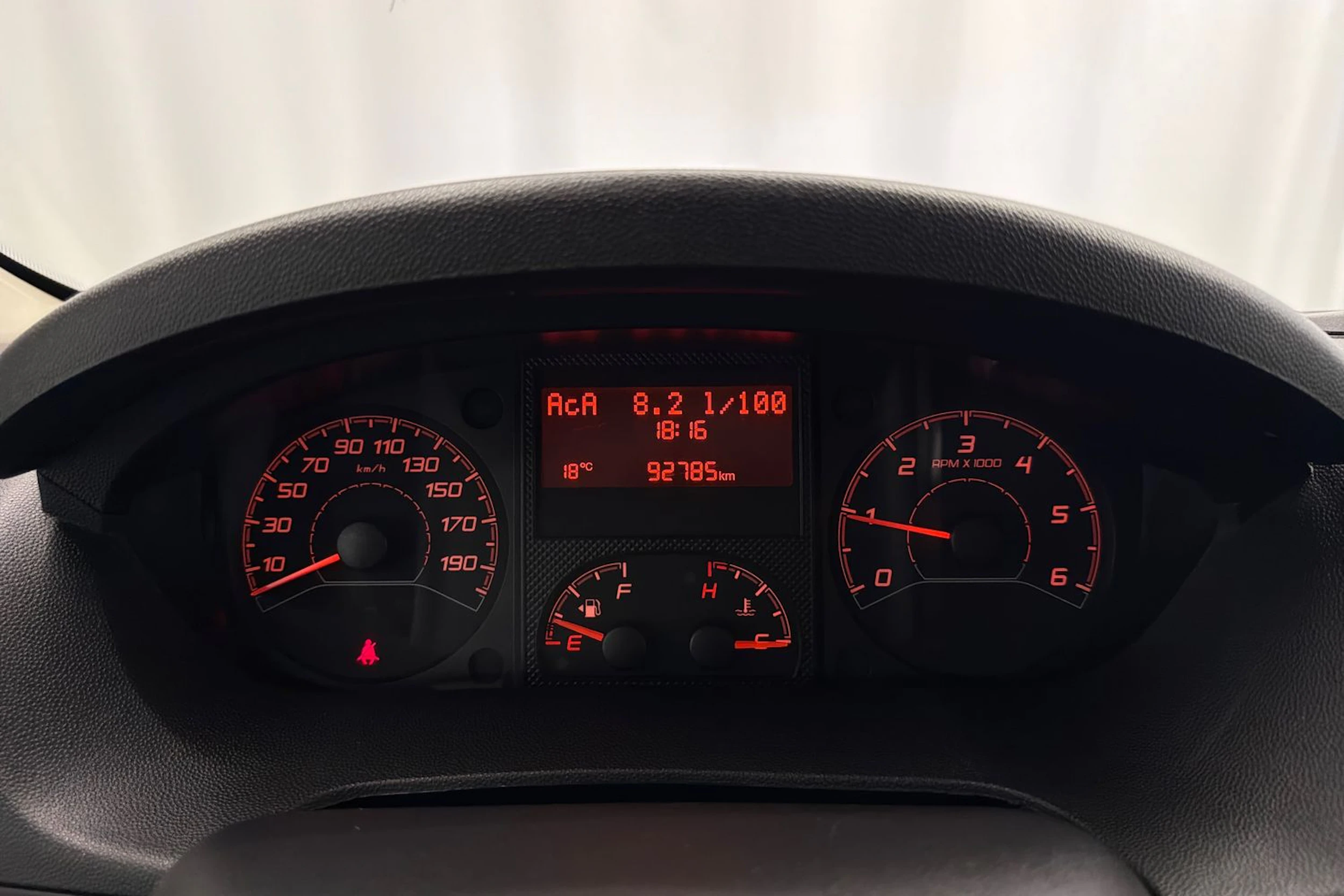 sininen Peugeot Boxer 2019 kuva 13.