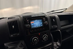sininen Peugeot Boxer 2019 kuva 15.