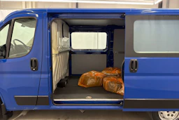 sininen Peugeot Boxer 2019 kuva 22.