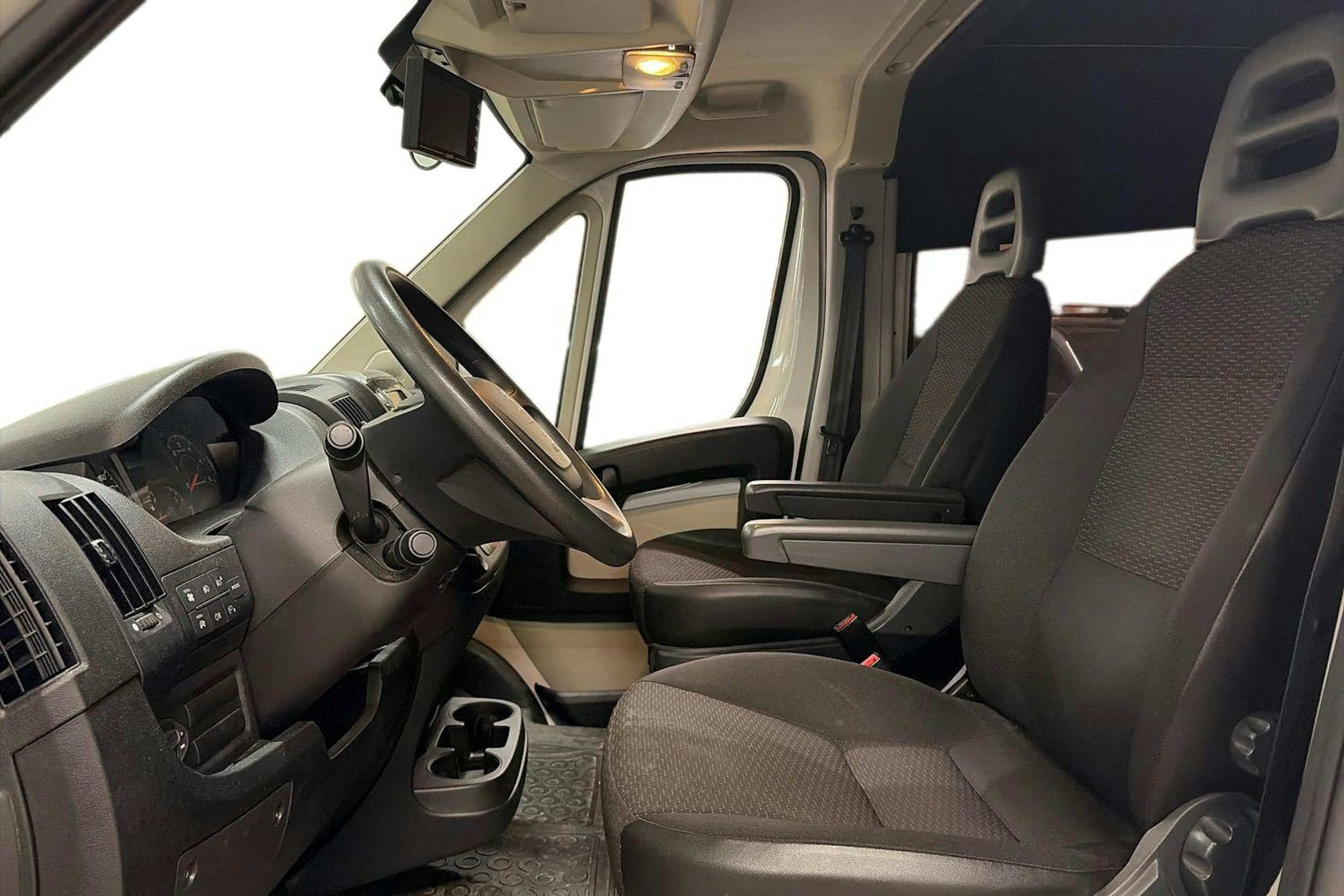 valkoinen Peugeot Boxer 2019 kuva 3.