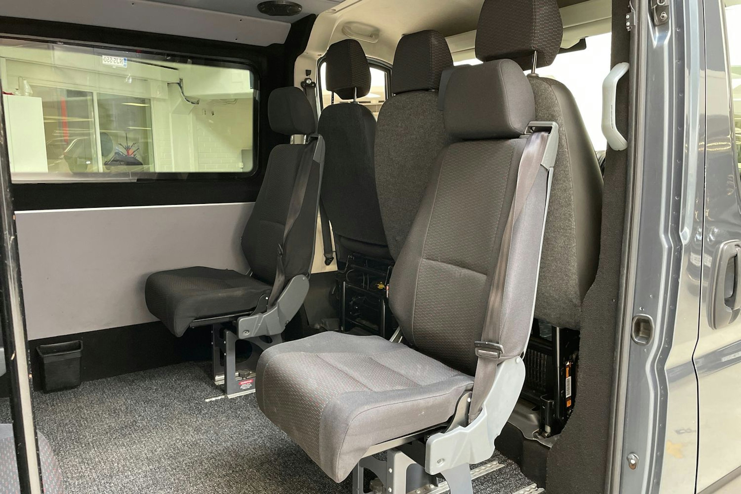 harmaa Peugeot Boxer 2020 kuva 15.