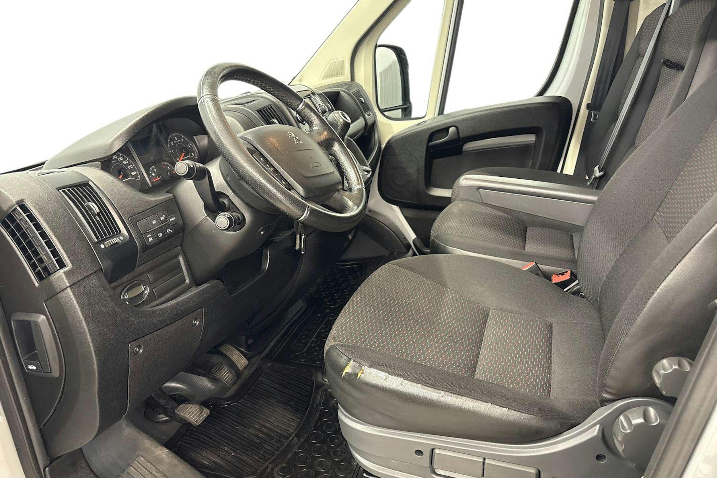 harmaa Peugeot Boxer 2021 kuva 7.