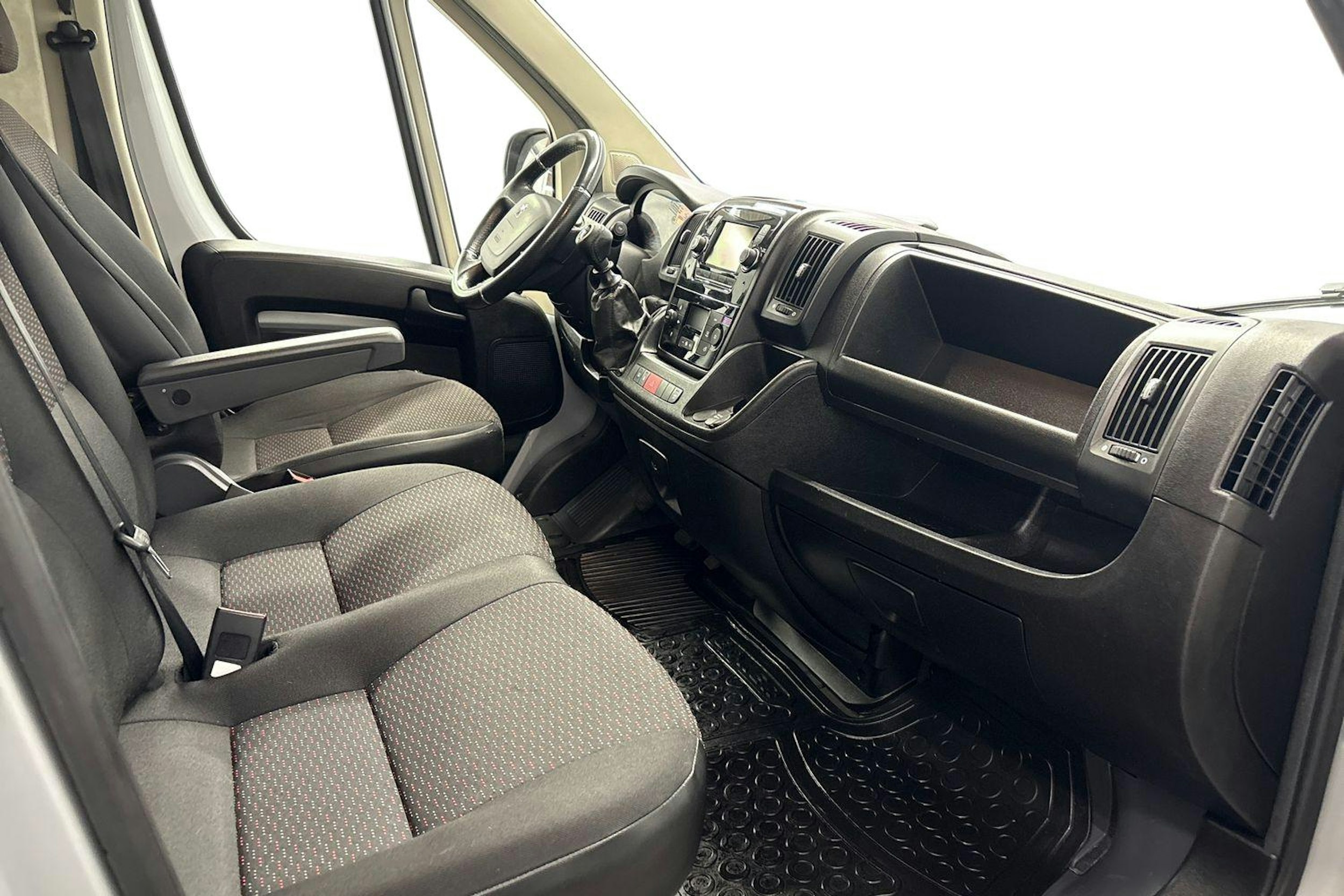 harmaa Peugeot Boxer 2021 kuva 9.