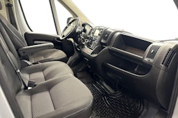 harmaa Peugeot Boxer 2021 kuva 9.