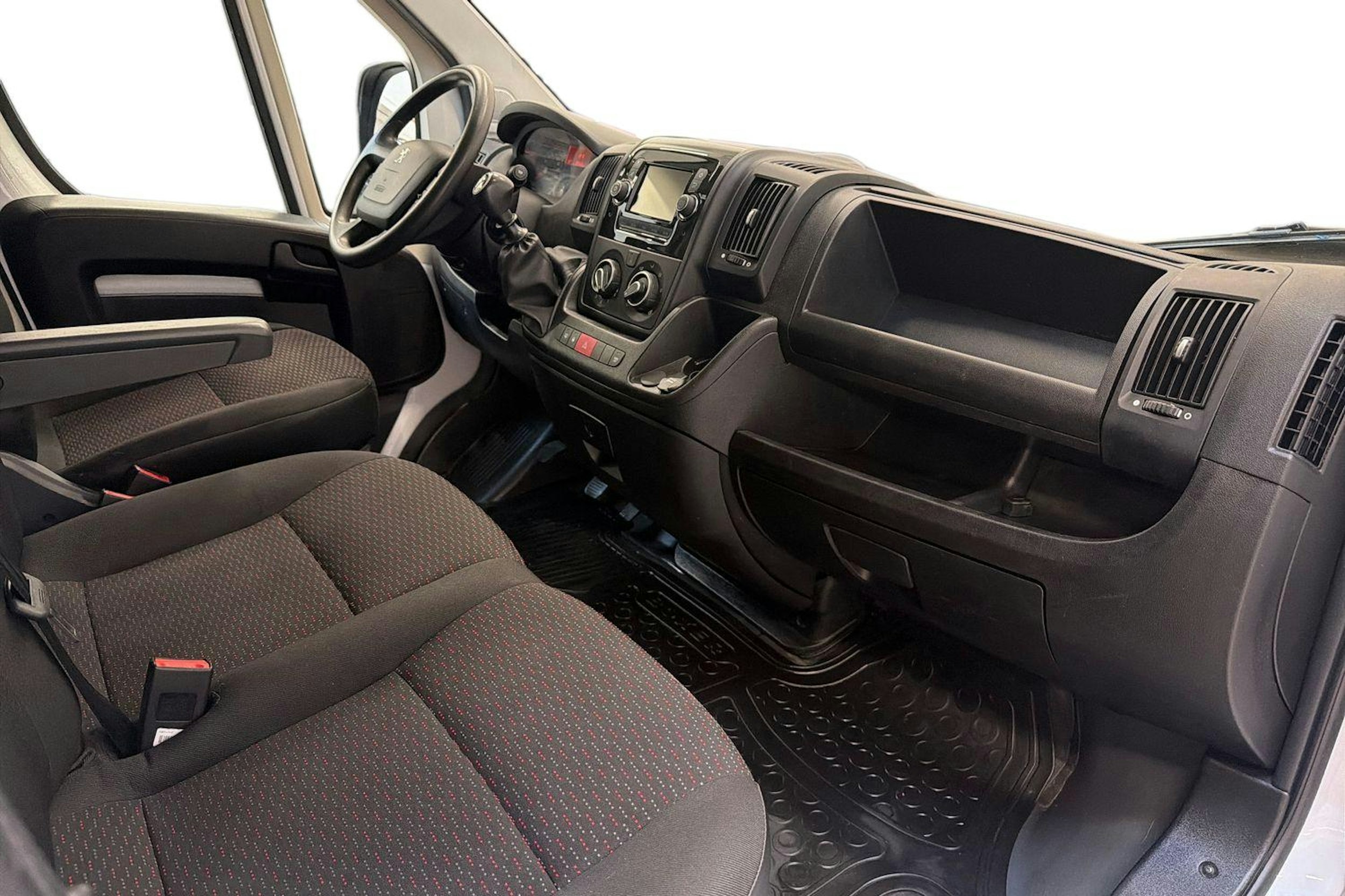valkoinen Peugeot Boxer 2022 kuva 10.