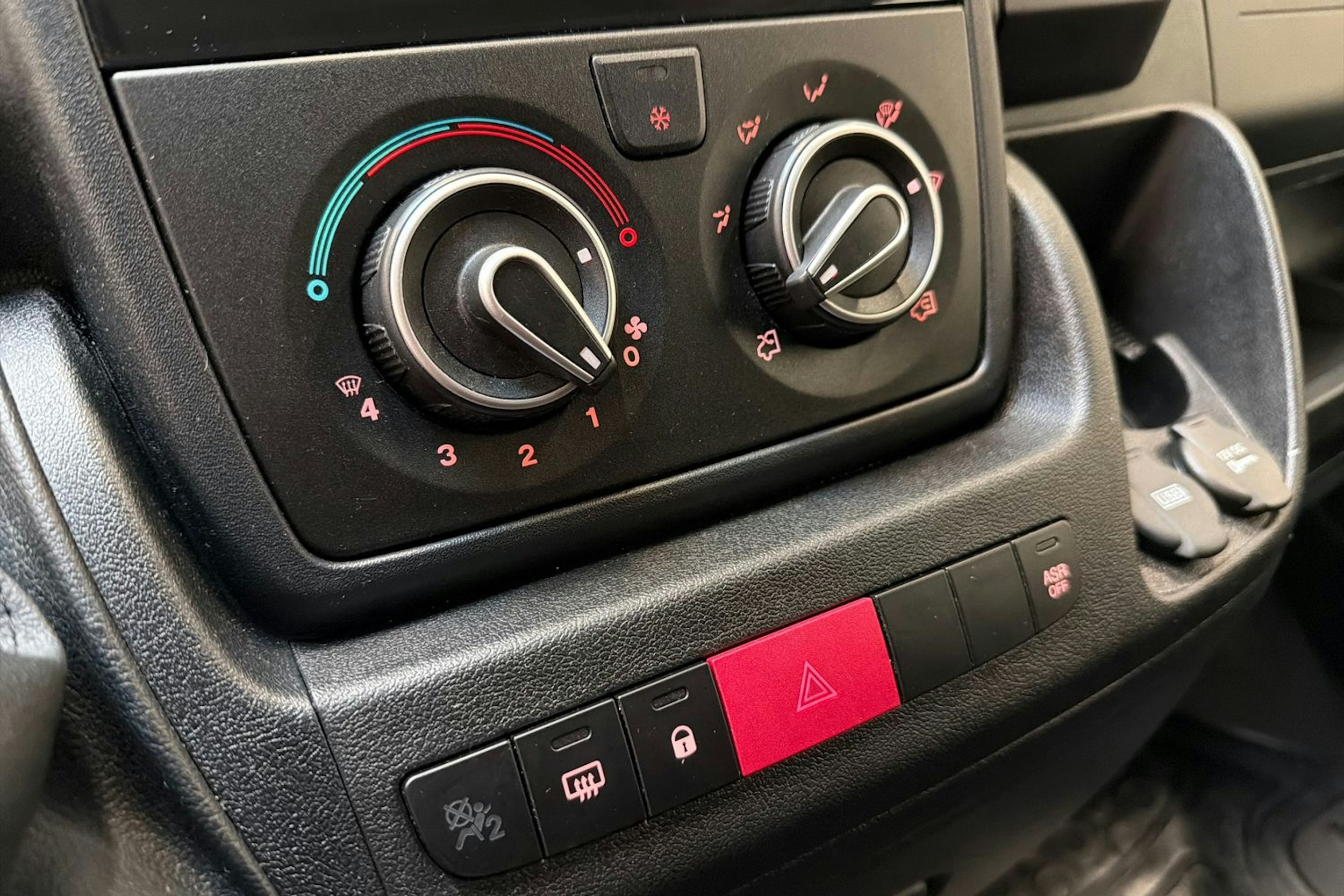 valkoinen Peugeot Boxer 2022 kuva 18.