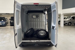 valkoinen Peugeot Boxer 2022 kuva 13.