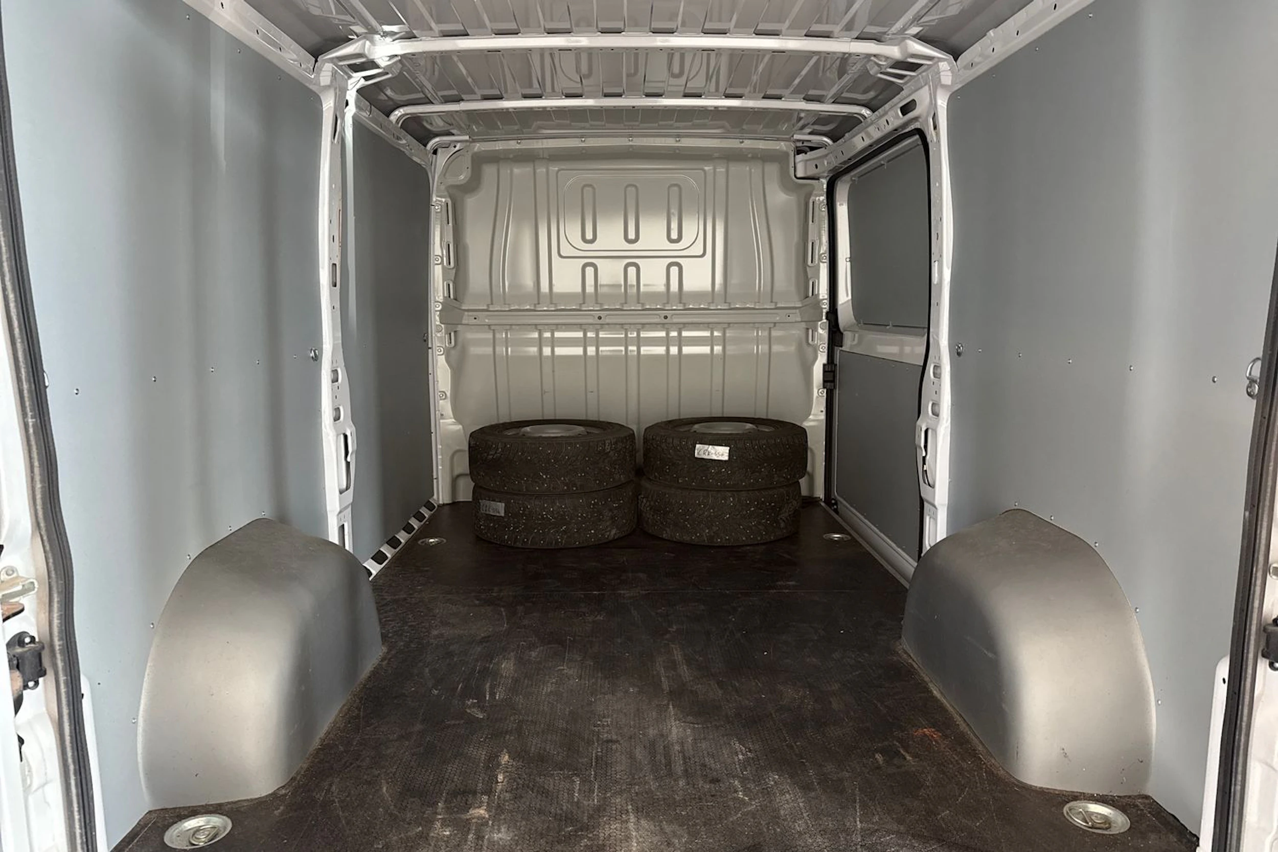 valkoinen Peugeot Boxer 2023 kuva 4.