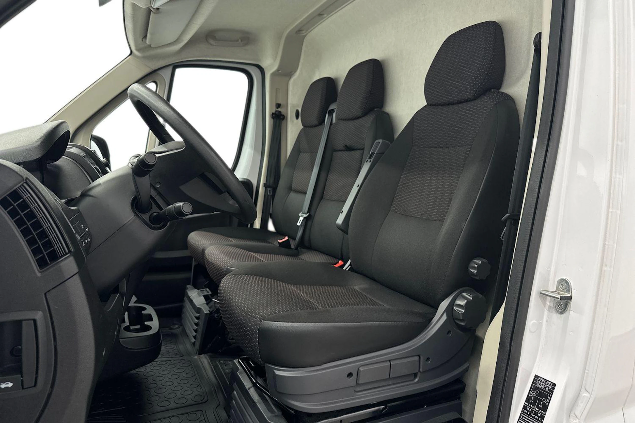 valkoinen Peugeot Boxer 2023 kuva 8.